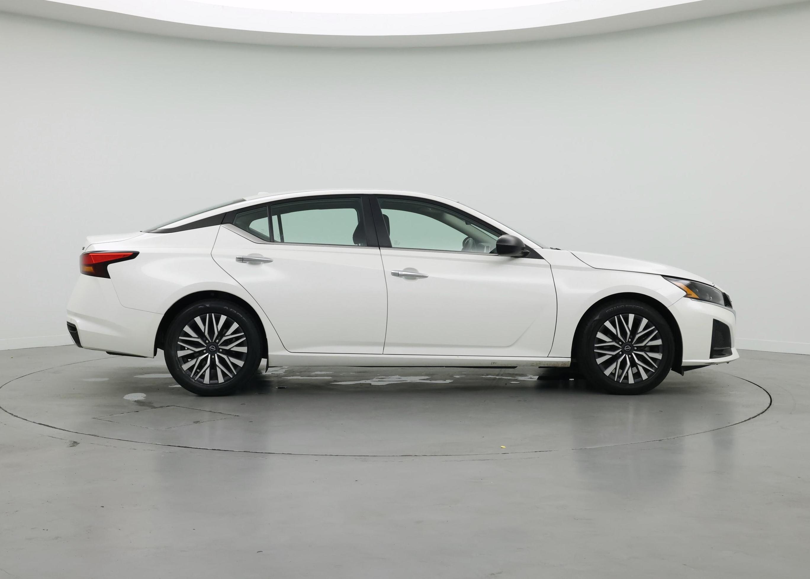 Thumbnail: 2024 Nissan Altima - 7