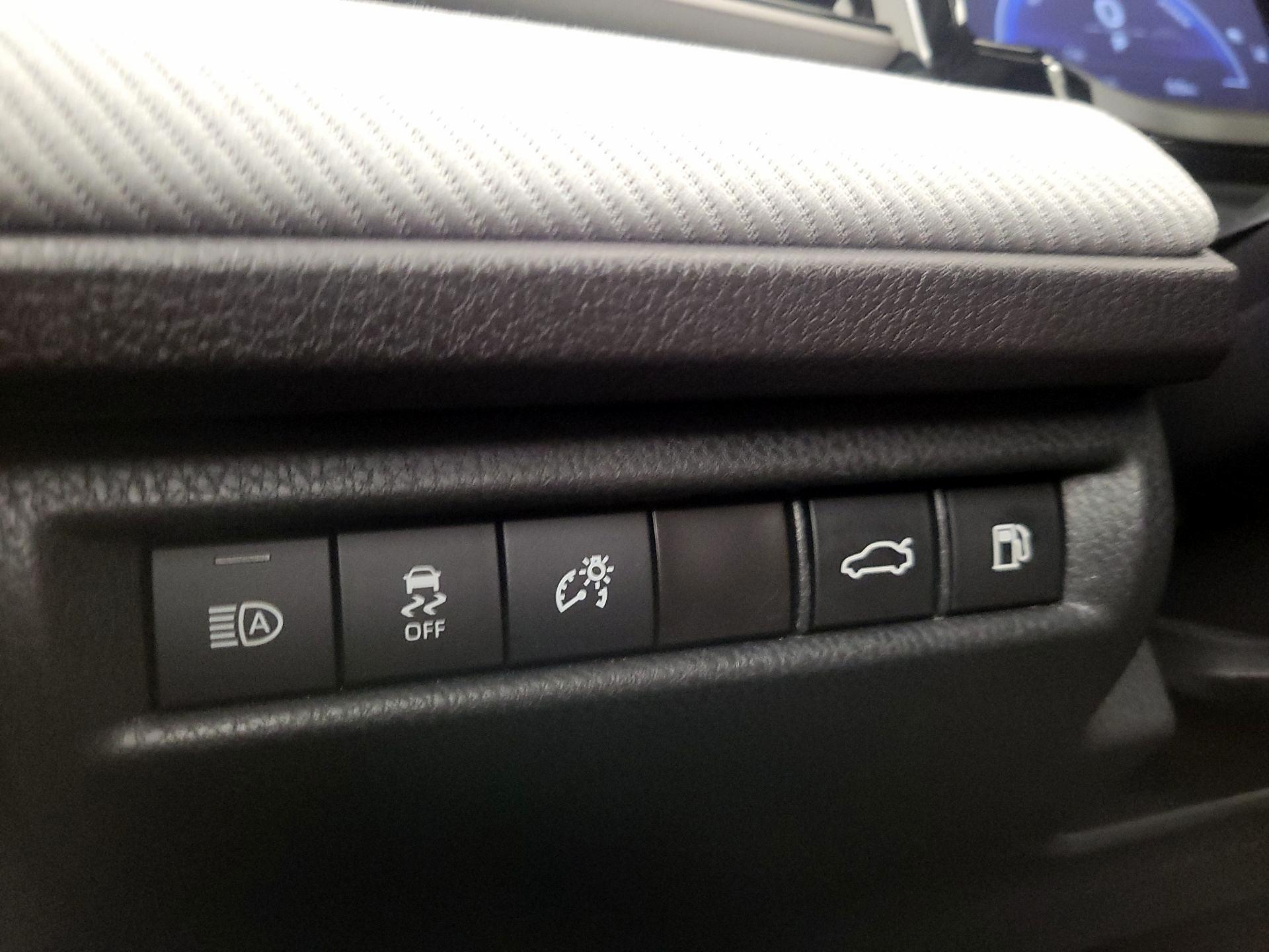 Thumbnail: 2025 Toyota Camry - 13