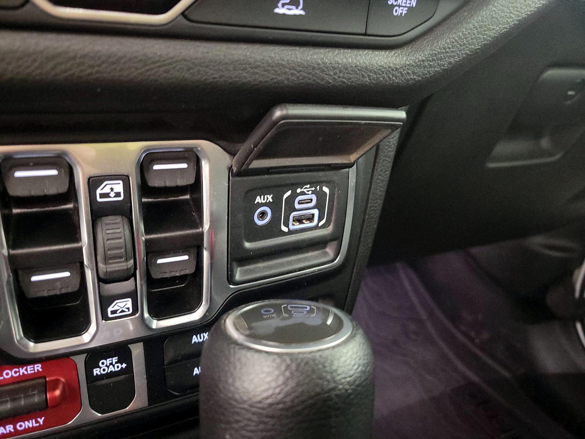Thumbnail: 2024 Jeep Wrangler - 18
