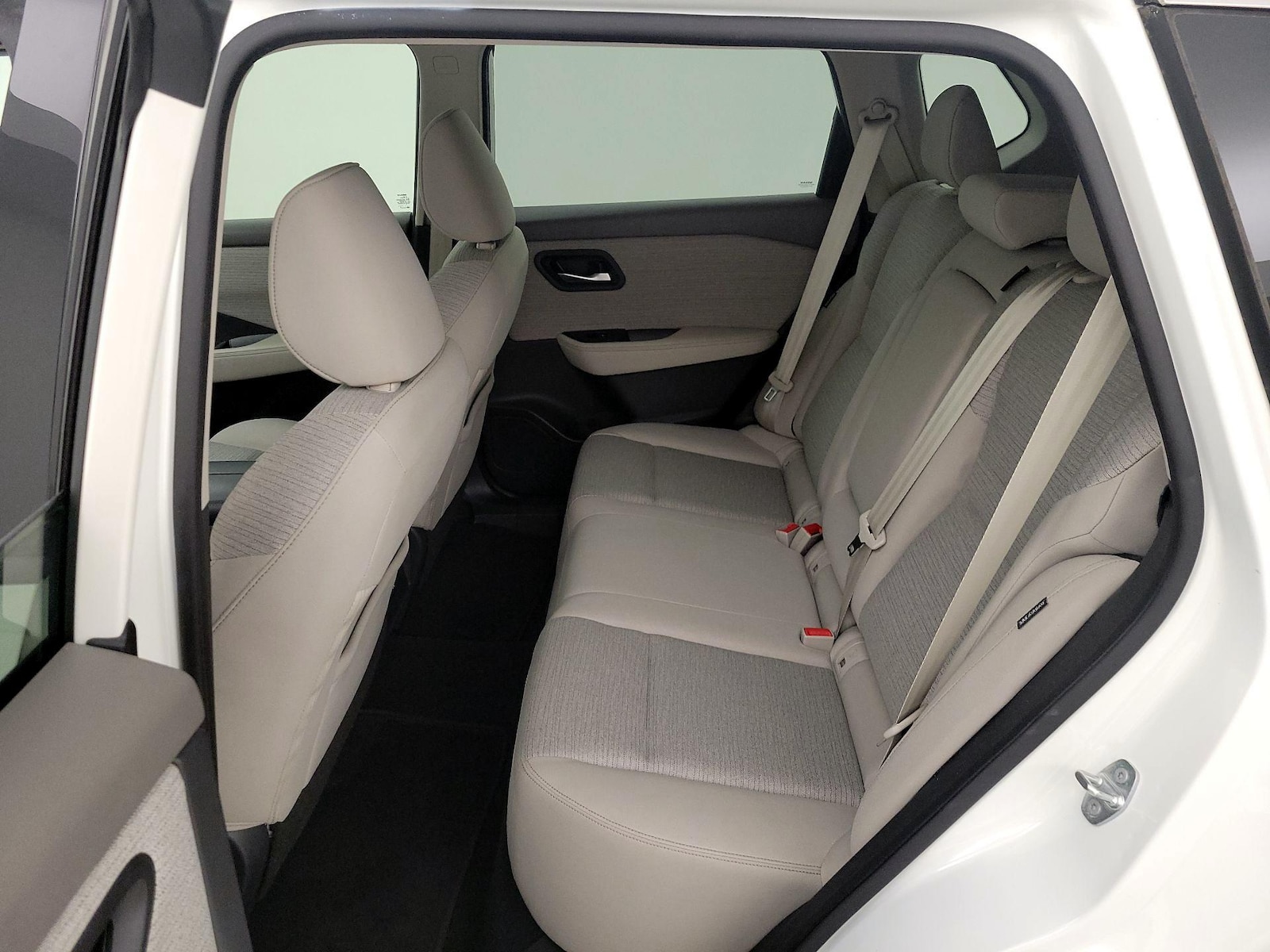 2021 Nissan Rogue SV - Photo 20