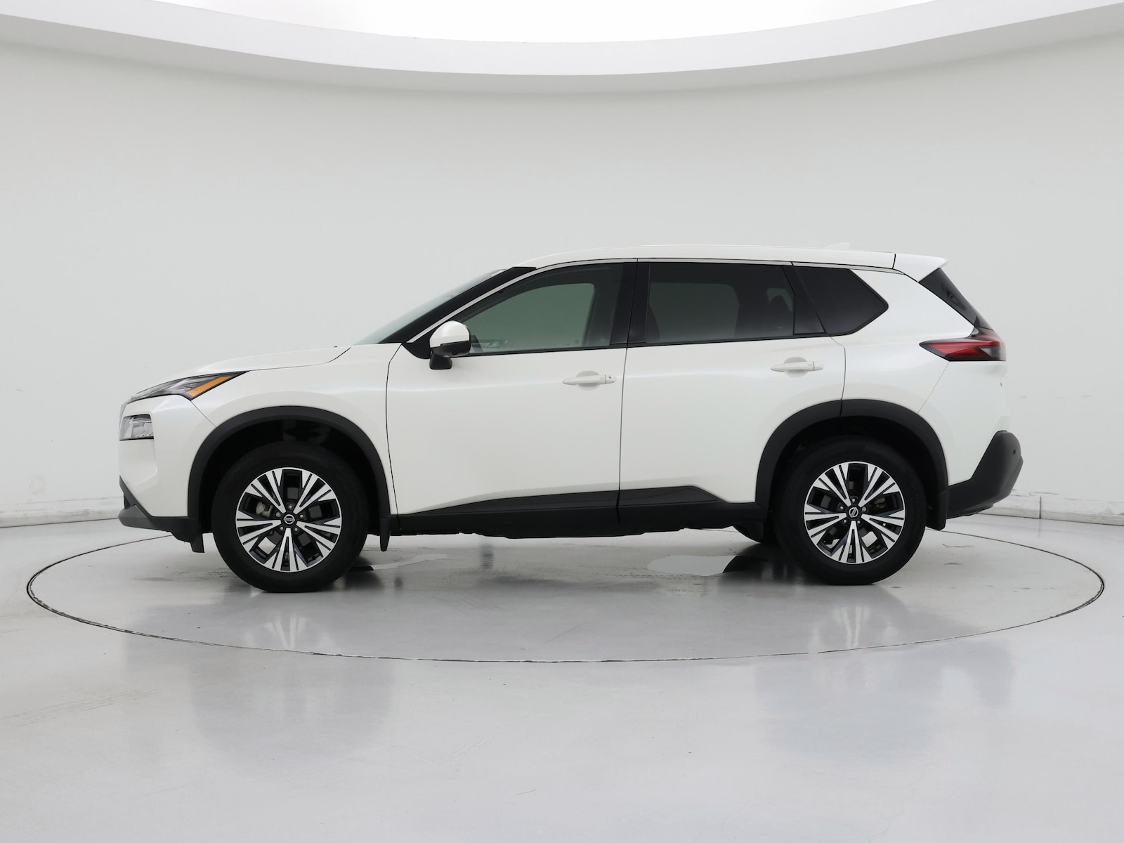 2021 Nissan Rogue SV - Photo 4