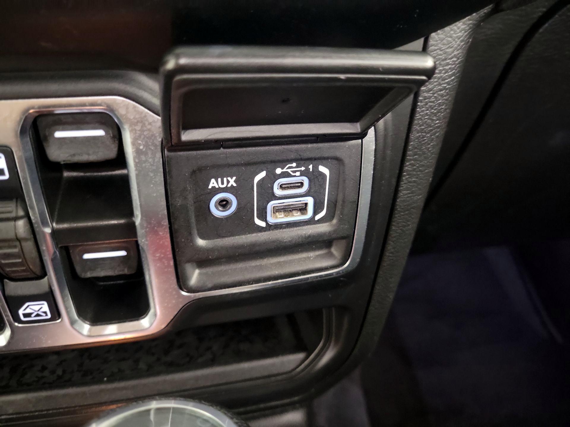 Thumbnail: 2023 Jeep Wrangler - 18