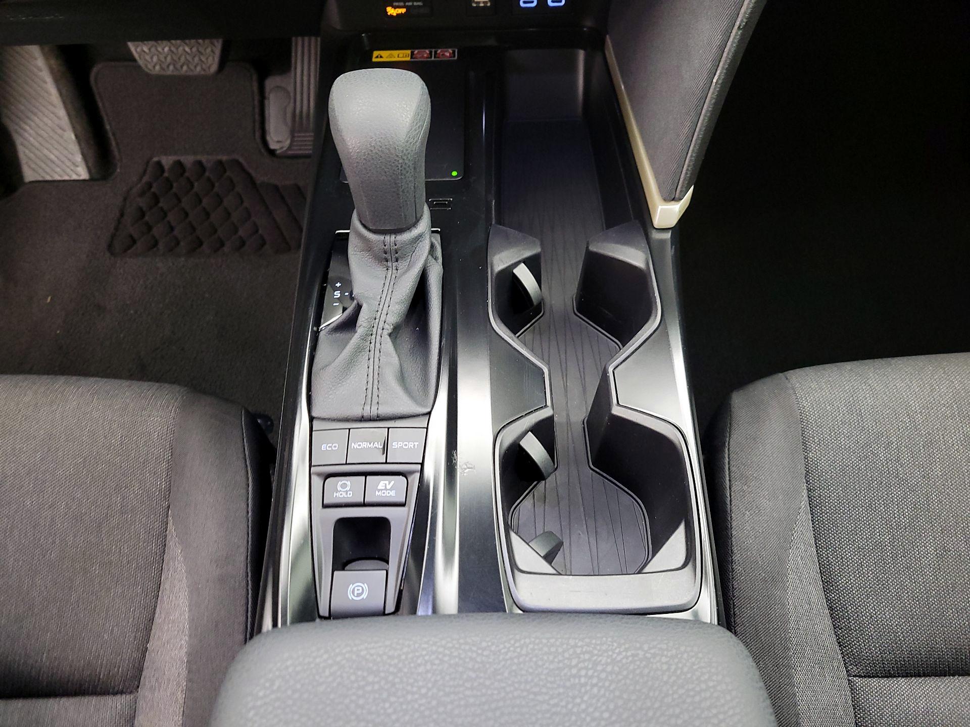 Thumbnail: 2025 Toyota Camry - 17