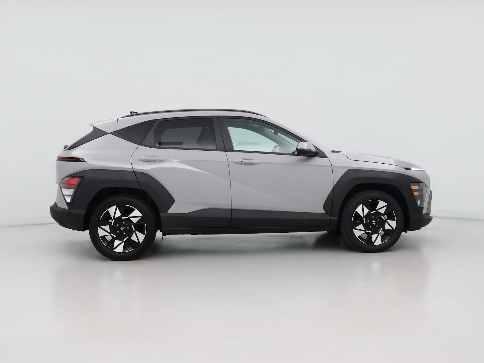2025 Hyundai Kona SEL - Photo 1