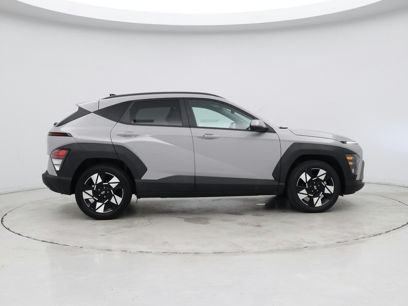 2025 Hyundai Kona SEL - Photo 2