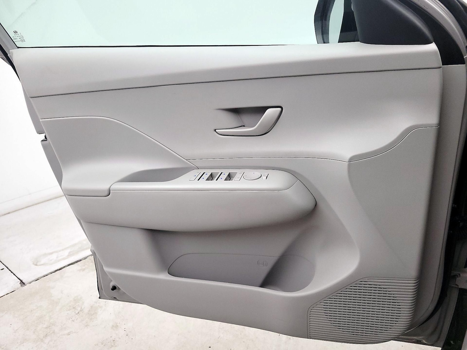 2025 Hyundai Kona SEL - Photo 13