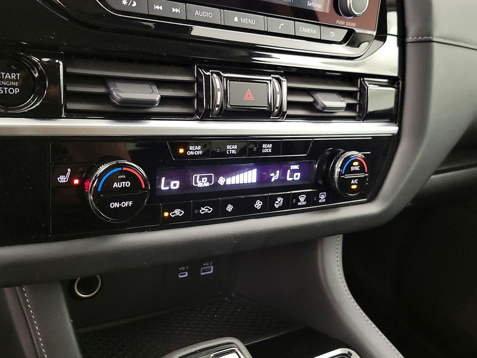 2025 Nissan Pathfinder SV - Photo 17
