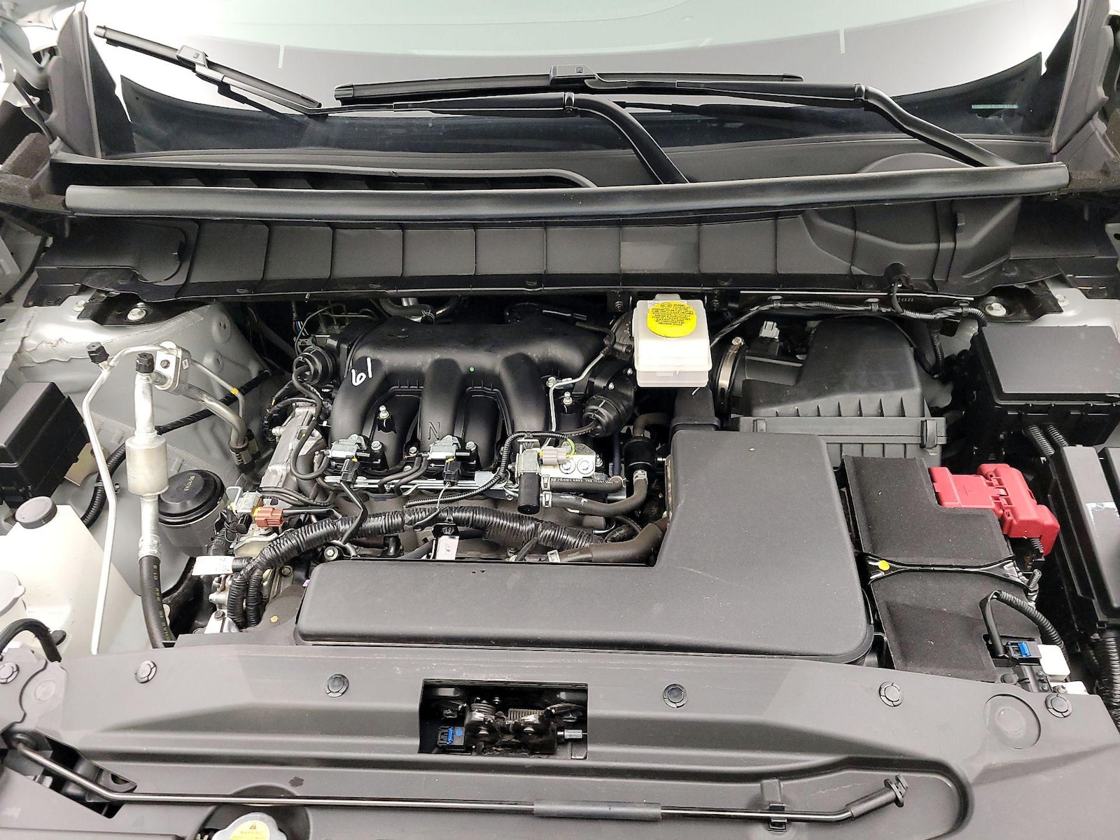 2025 Nissan Pathfinder SV - Photo 24