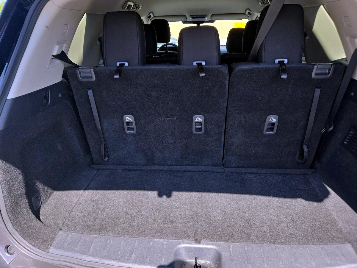 Trunk/Cargo (Seats Up)