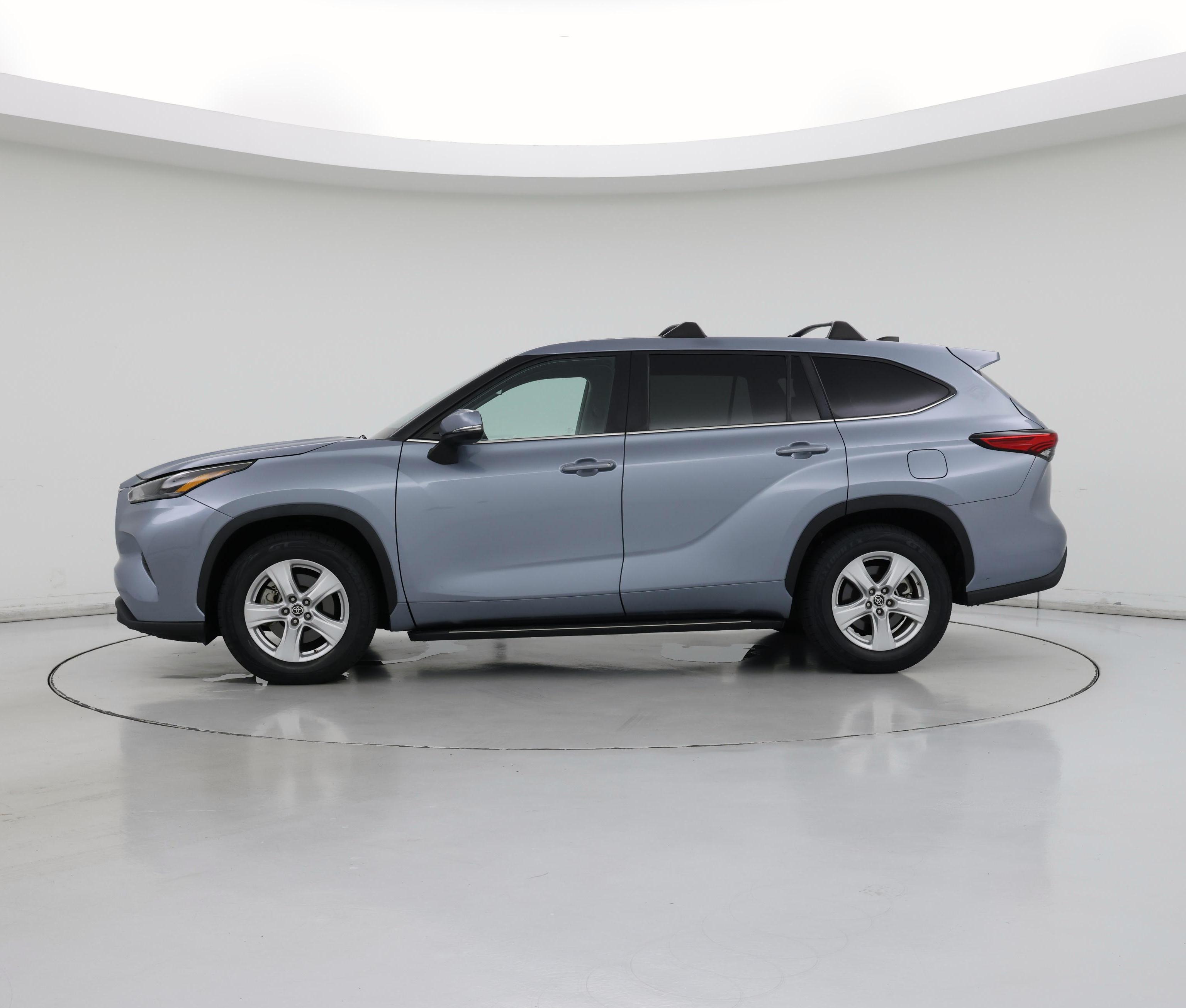 Thumbnail: 2023 Toyota Highlander - 3
