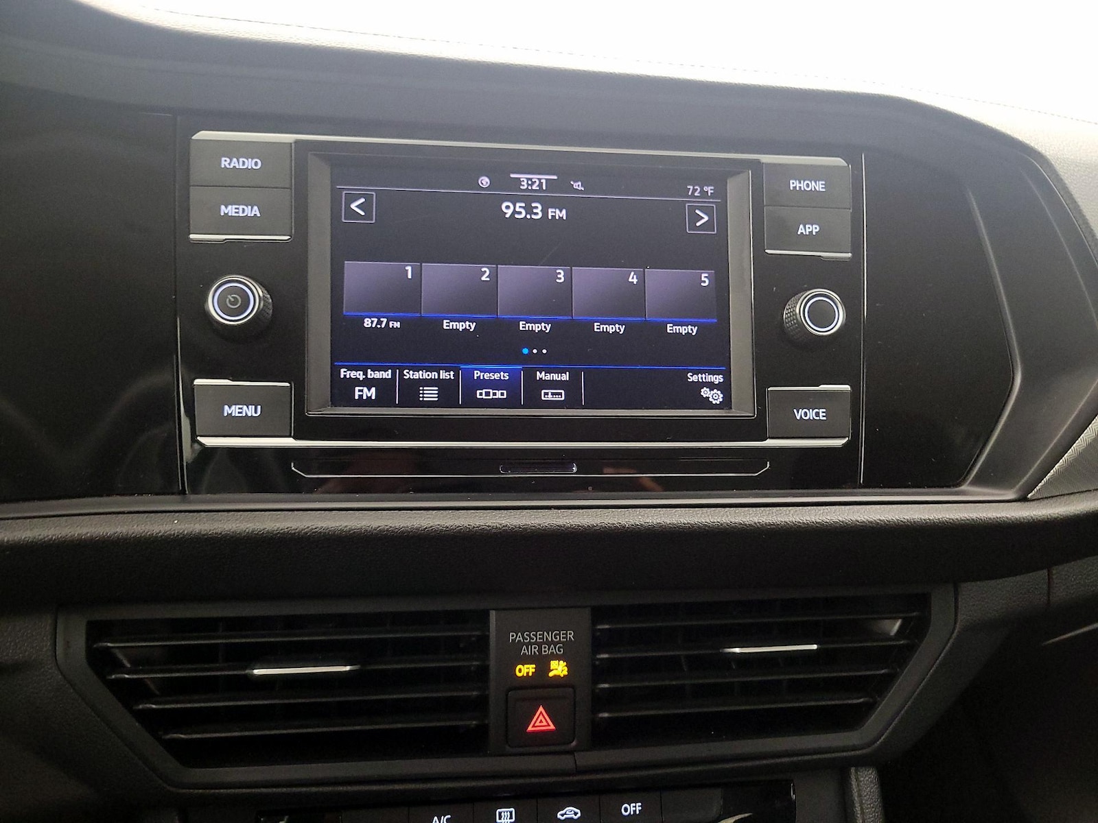 2024 Volkswagen Jetta S - Photo 17