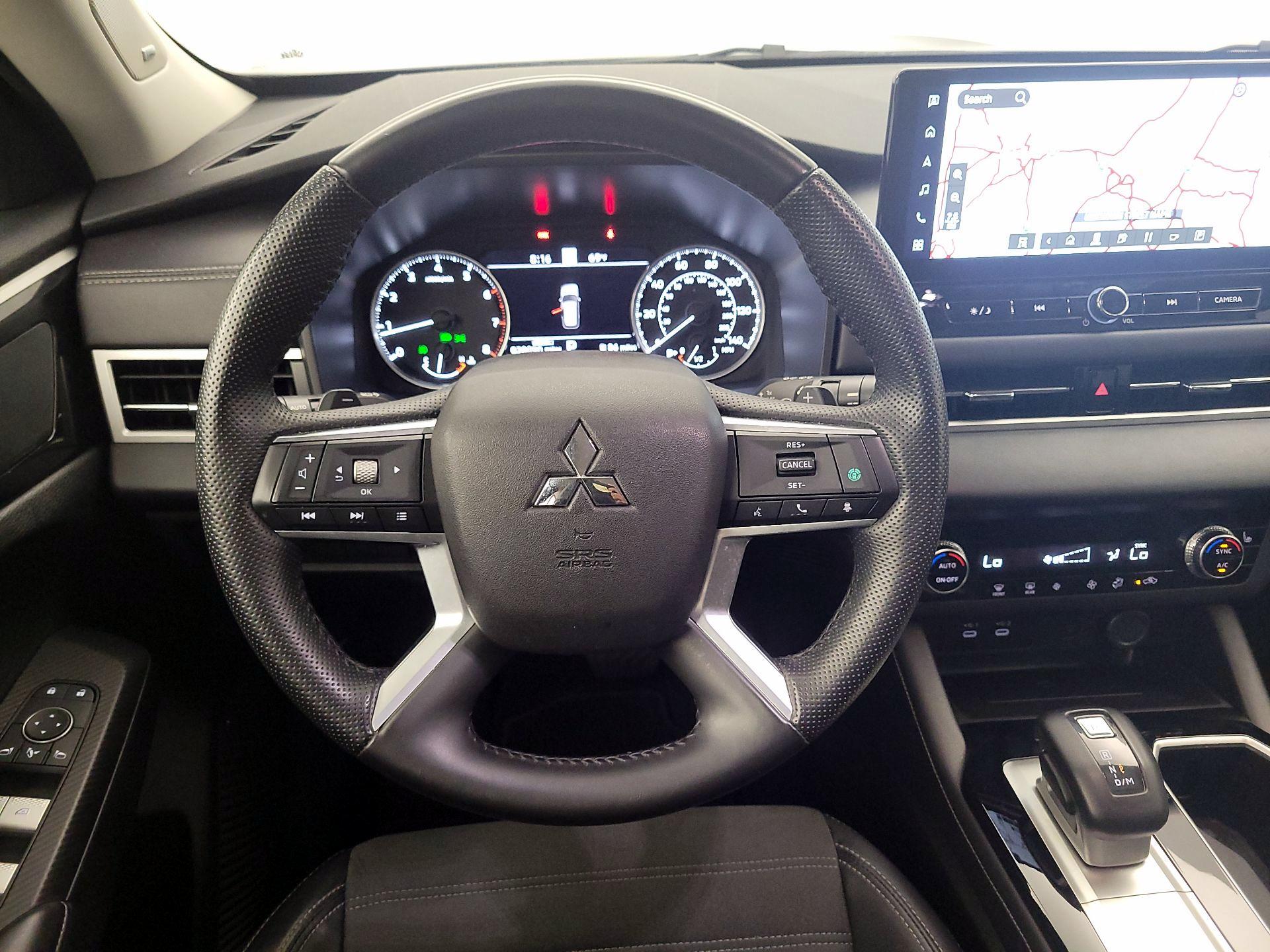 Thumbnail: 2025 Mitsubishi Outlander - 10