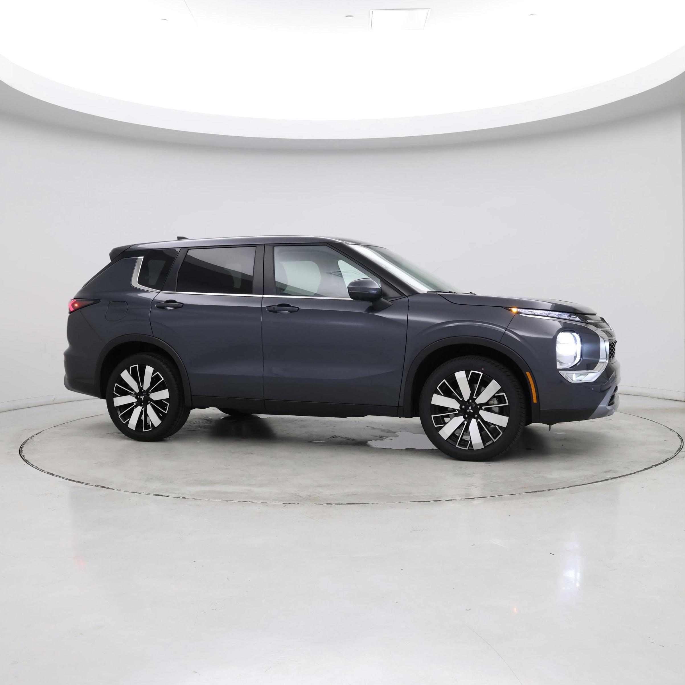 Thumbnail: 2025 Mitsubishi Outlander - 7