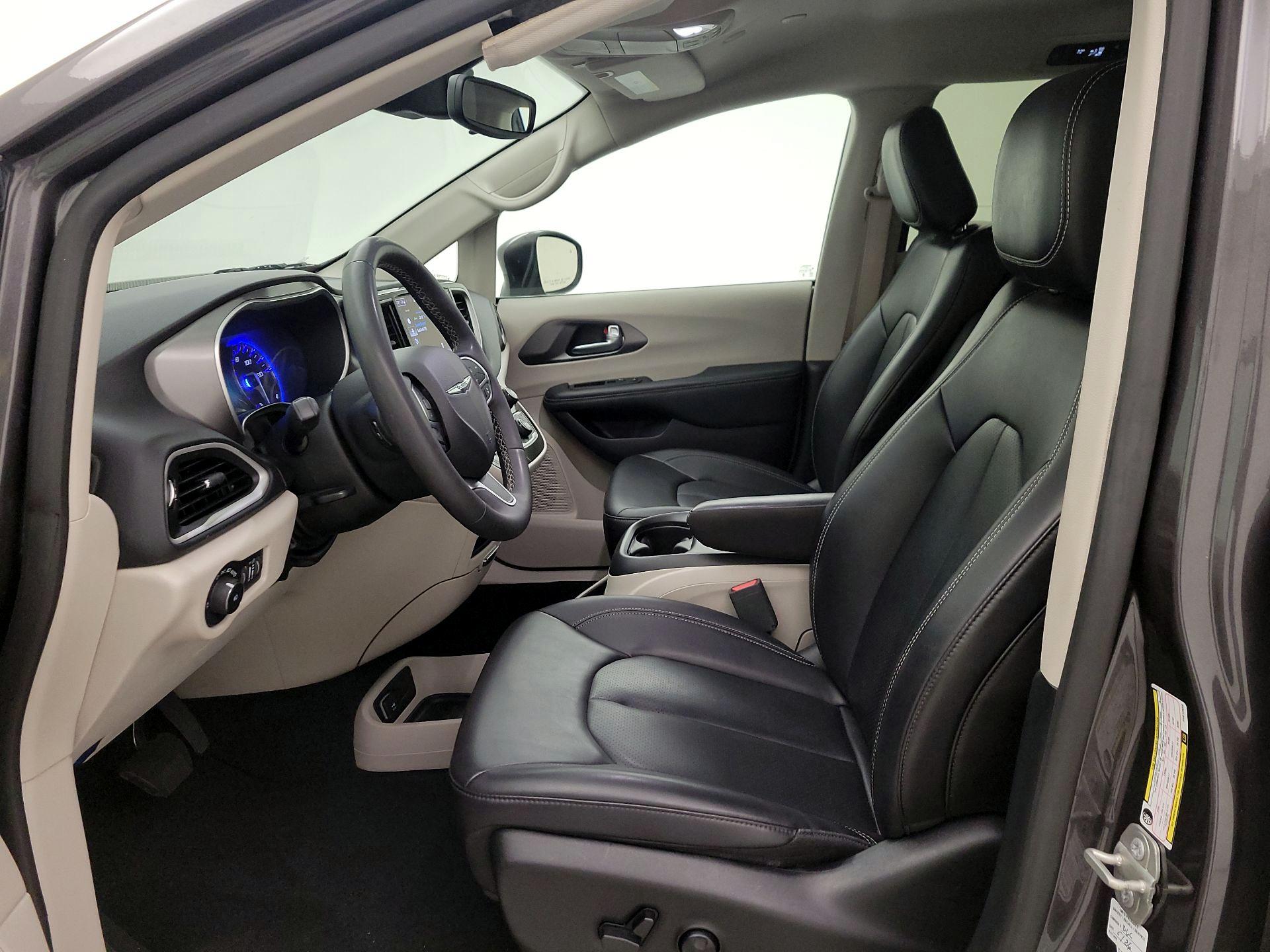 Thumbnail: 2023 Chrysler Pacifica - 11