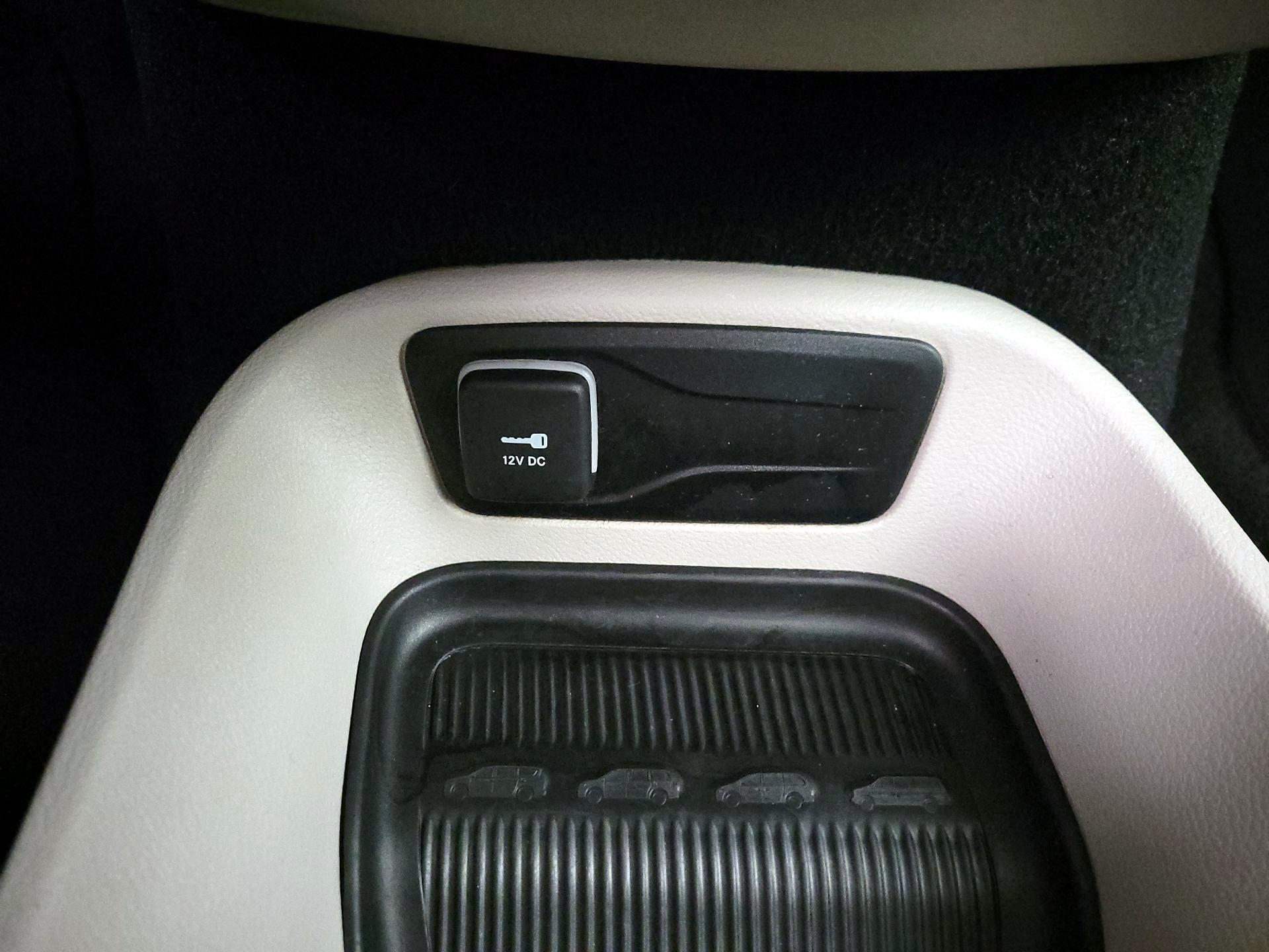 Thumbnail: 2023 Chrysler Pacifica - 18