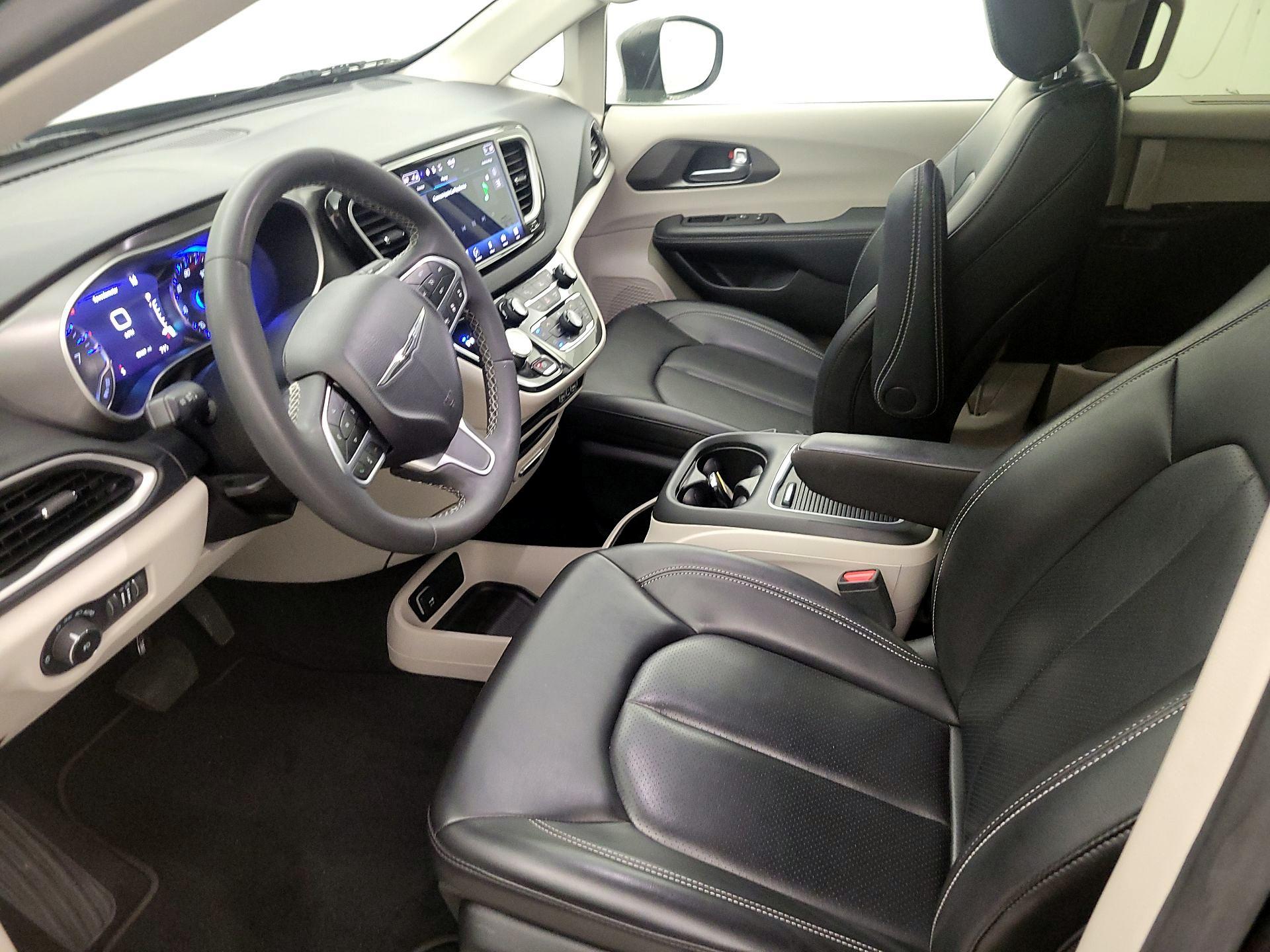 Thumbnail: 2023 Chrysler Pacifica - 11