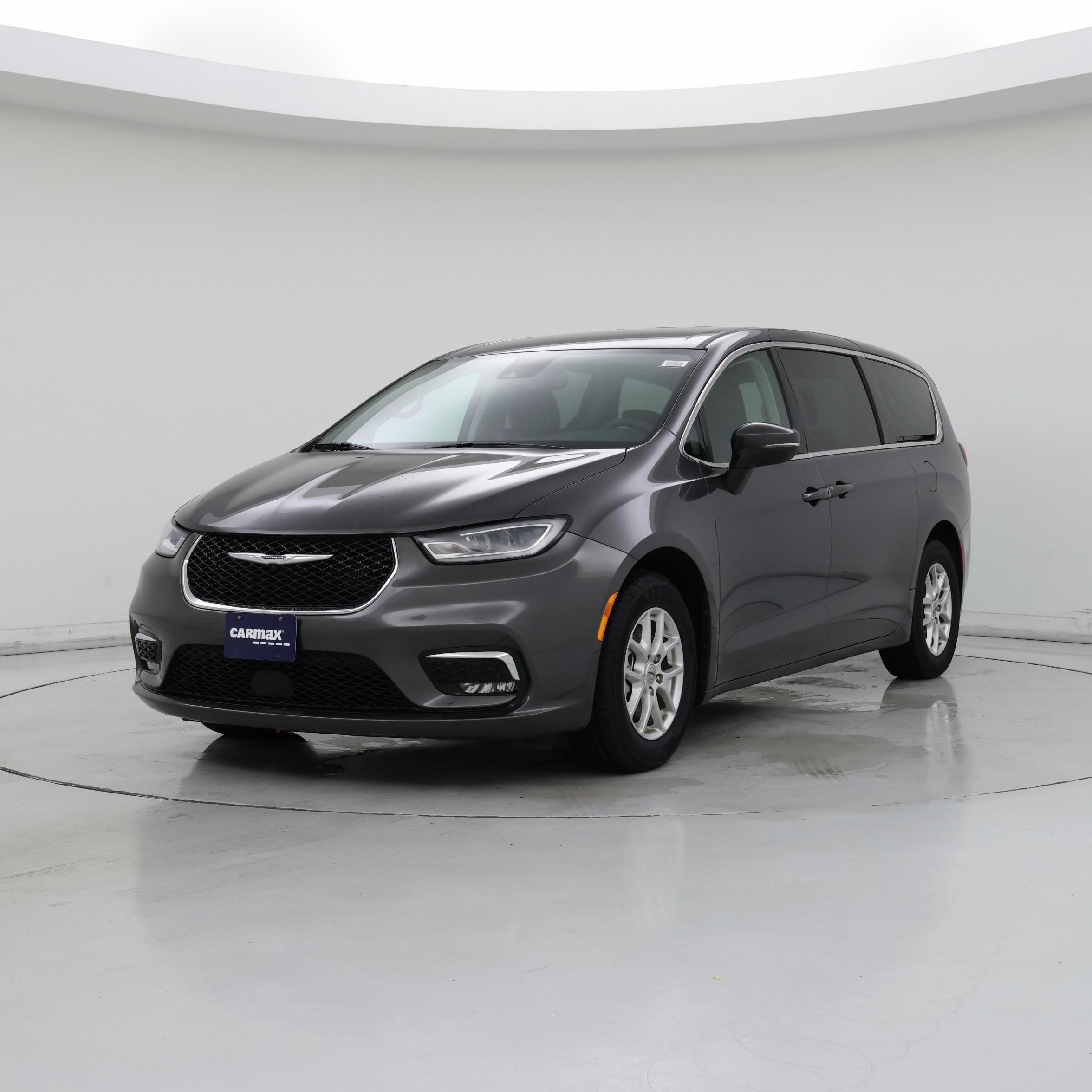 Thumbnail: 2023 Chrysler Pacifica - 4