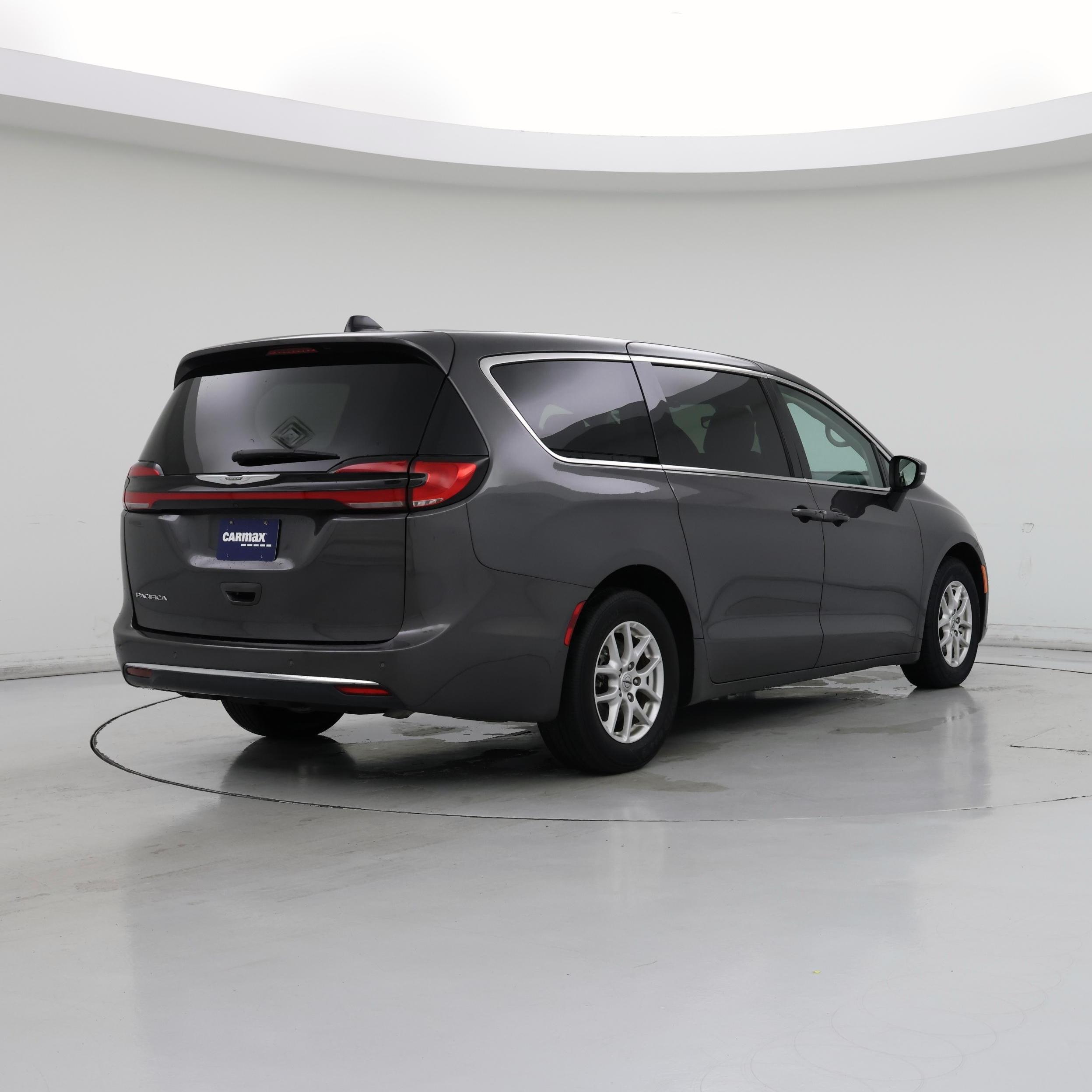 Thumbnail: 2023 Chrysler Pacifica - 8