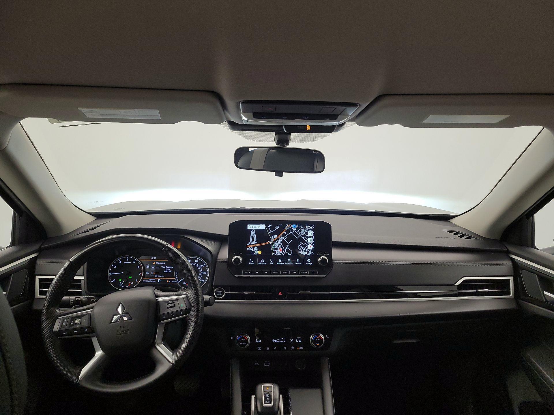 Thumbnail: 2024 Mitsubishi Outlander - 9