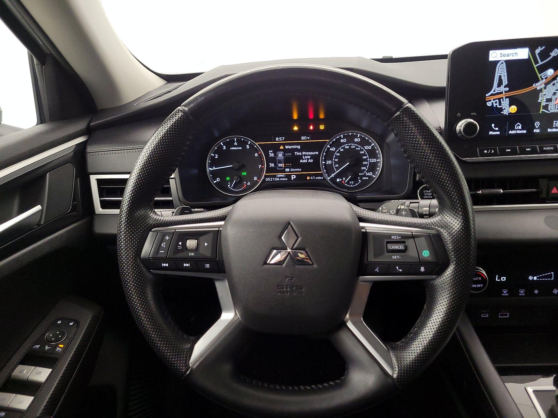 Thumbnail: 2024 Mitsubishi Outlander - 10
