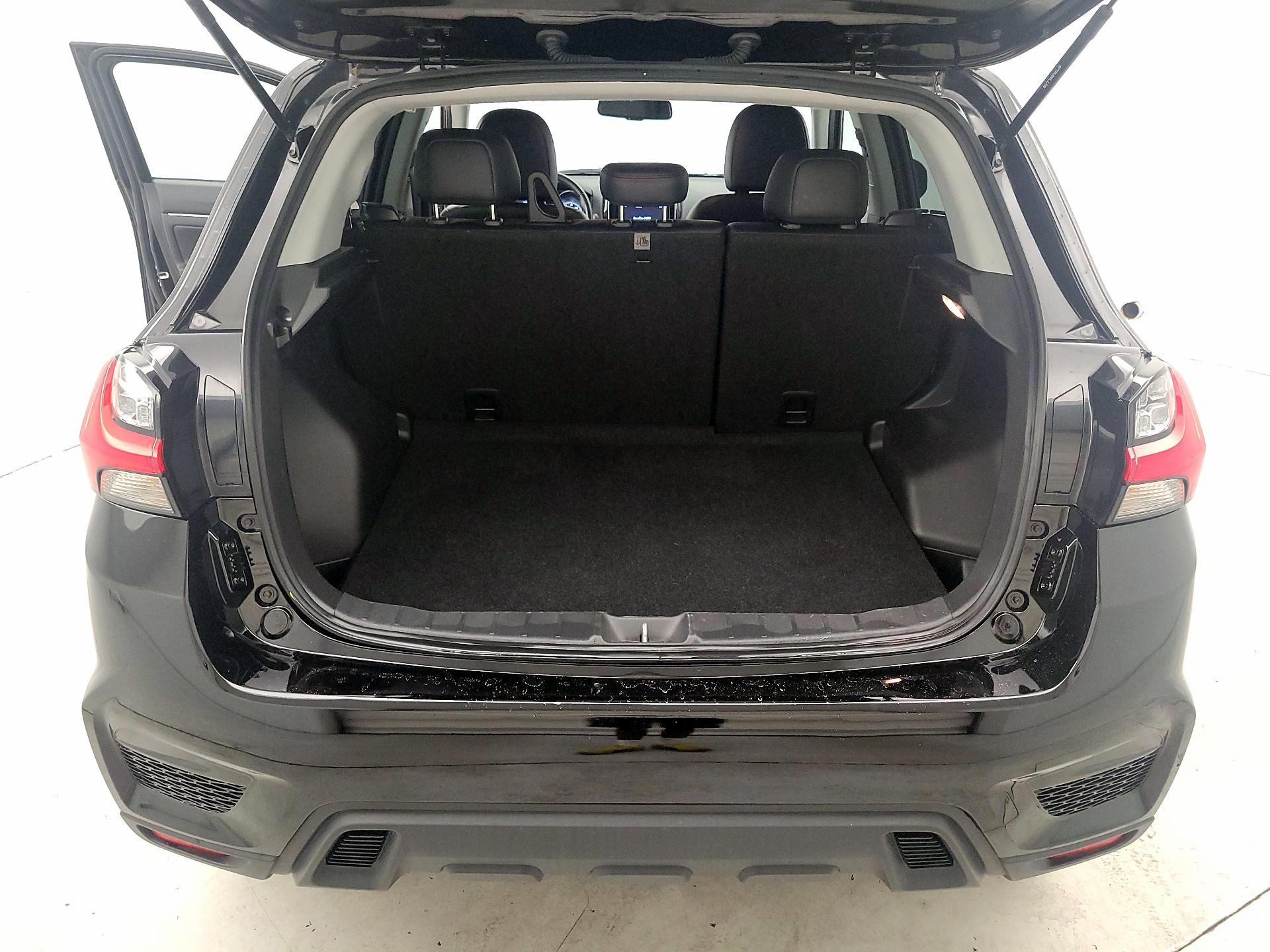Thumbnail: 2024 Mitsubishi Outlander Sport - 18