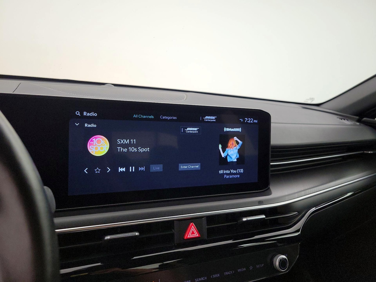 2025 Kia K5 GT-Line - Photo 17