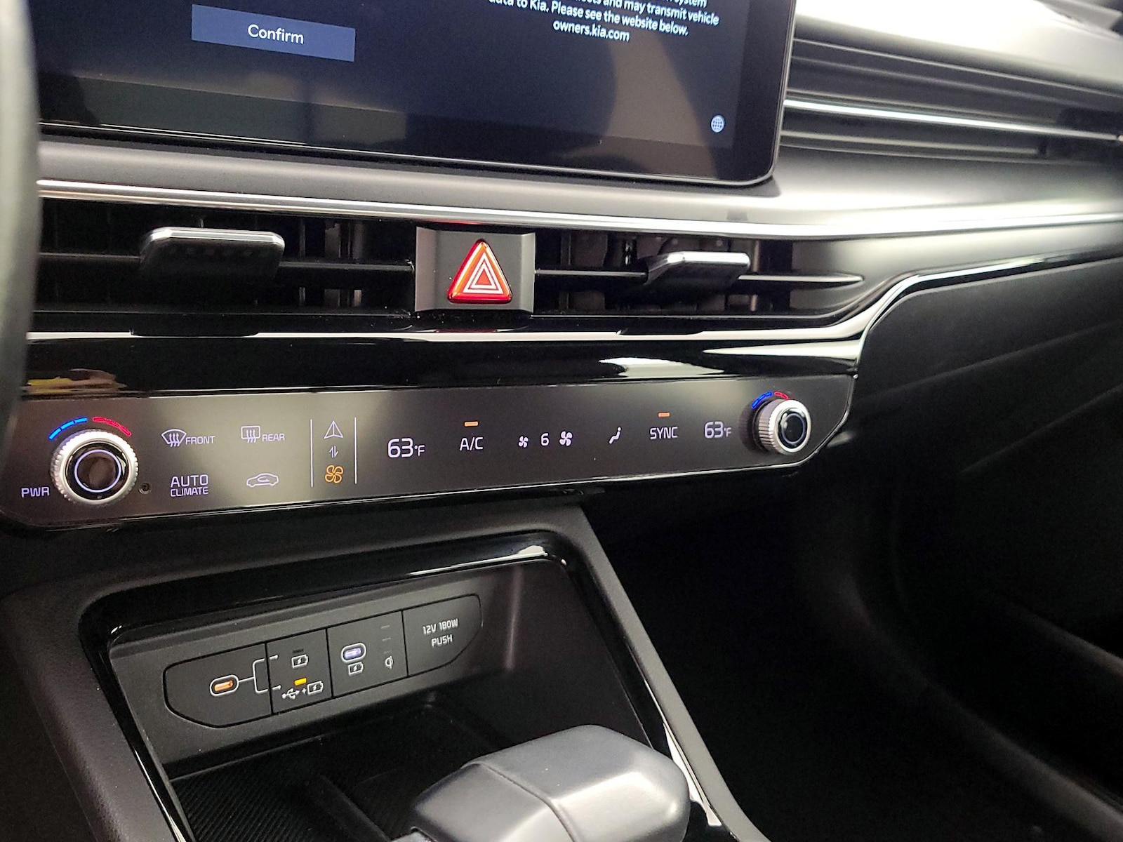 2025 Kia K5 GT-Line - Photo 18