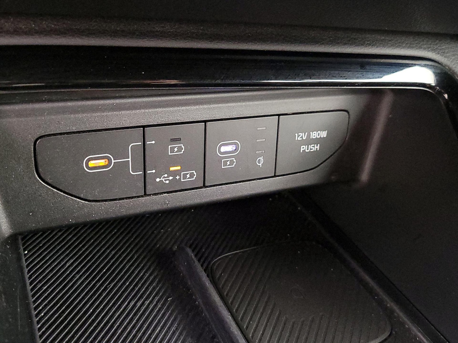 2025 Kia K5 GT-Line - Photo 20