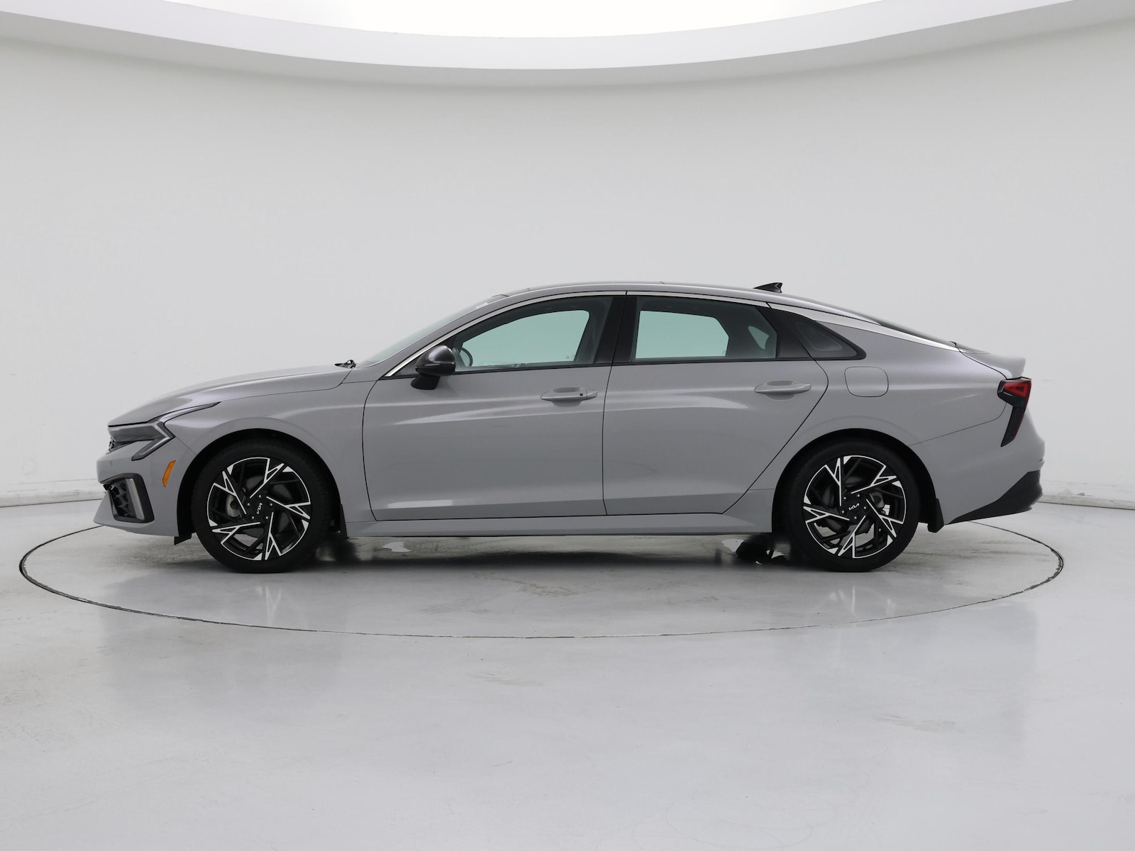 2025 Kia K5 GT-Line - Photo 4