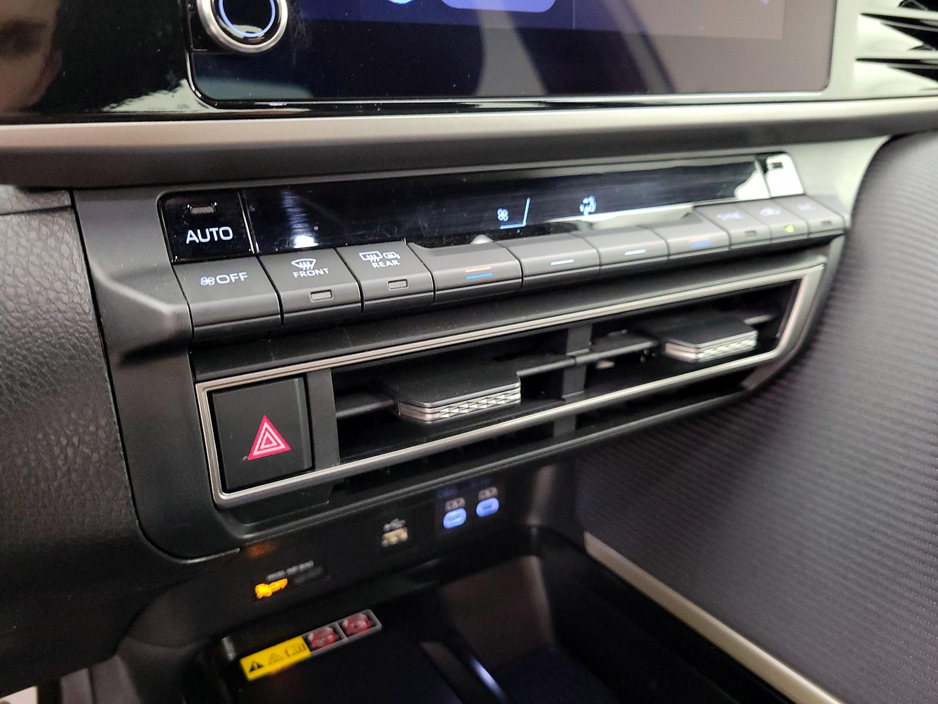 Thumbnail: 2025 Toyota Camry - 16