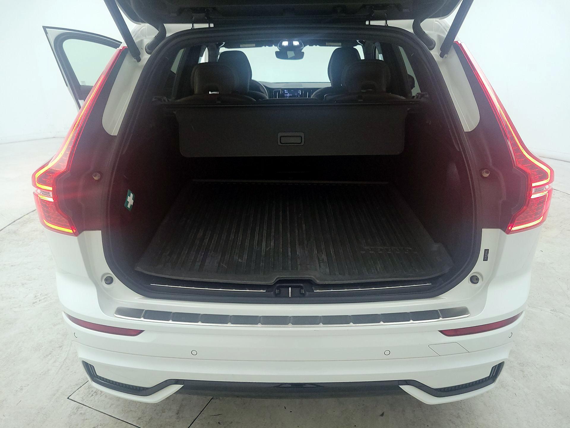 Thumbnail: 2024 Volvo XC60 - 17