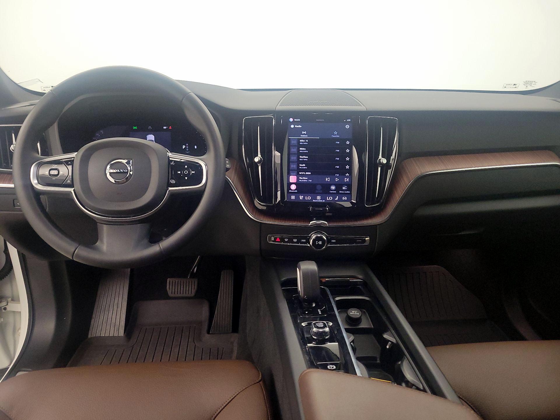 Thumbnail: 2024 Volvo XC60 - 8