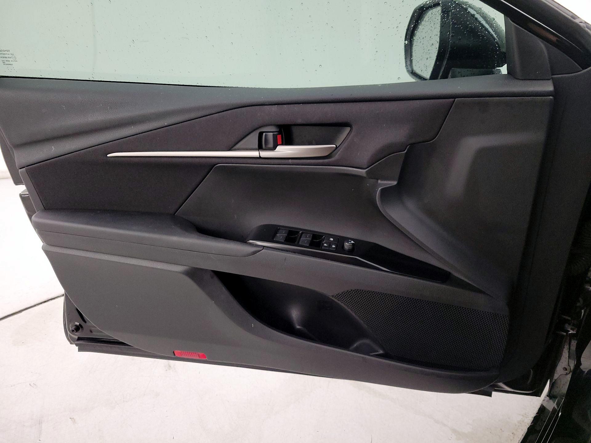 Thumbnail: 2025 Toyota Camry - 12