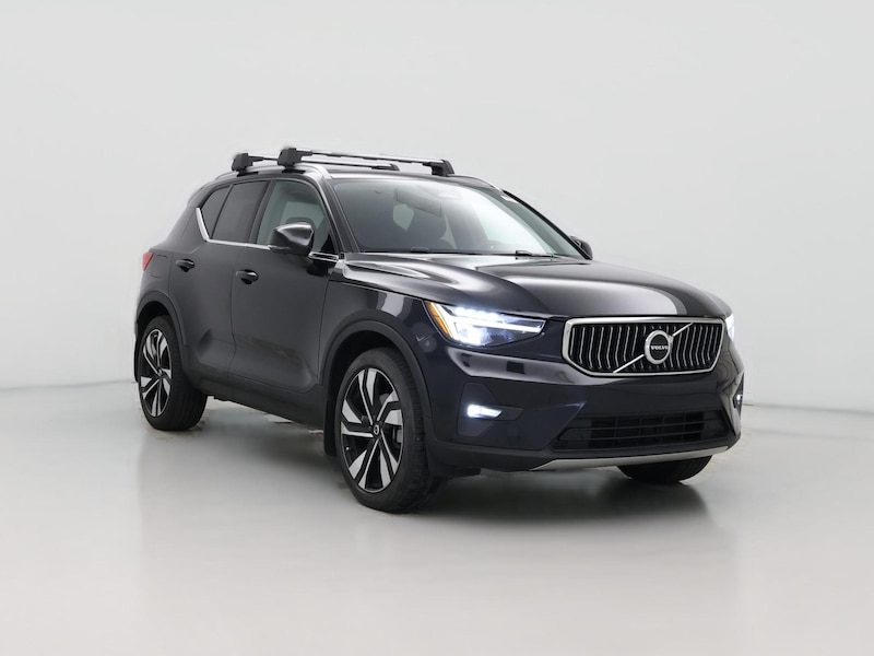 2023 Volvo XC40 B5 Plus Bright Theme