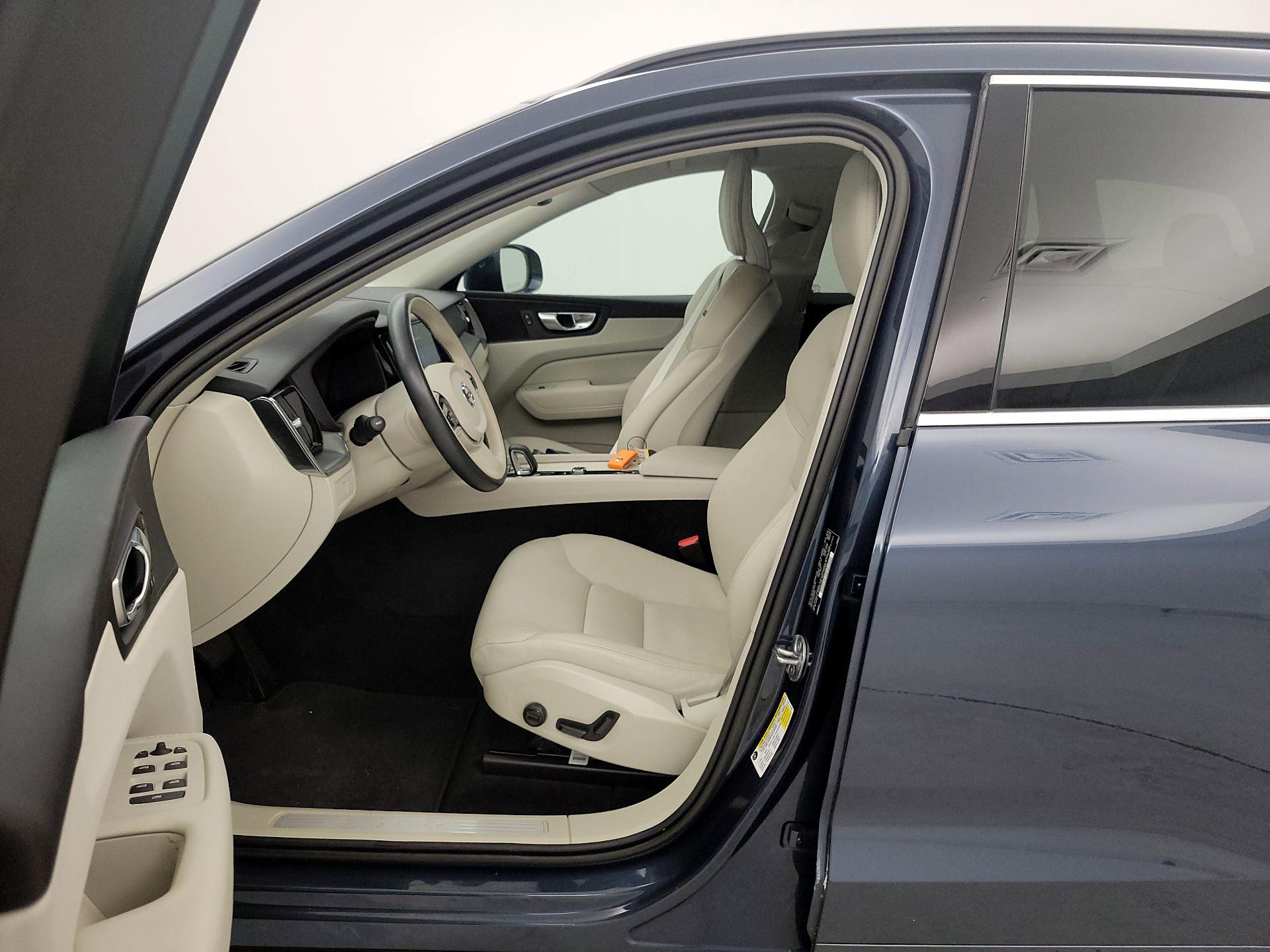 Thumbnail: 2023 Volvo XC60 - 9