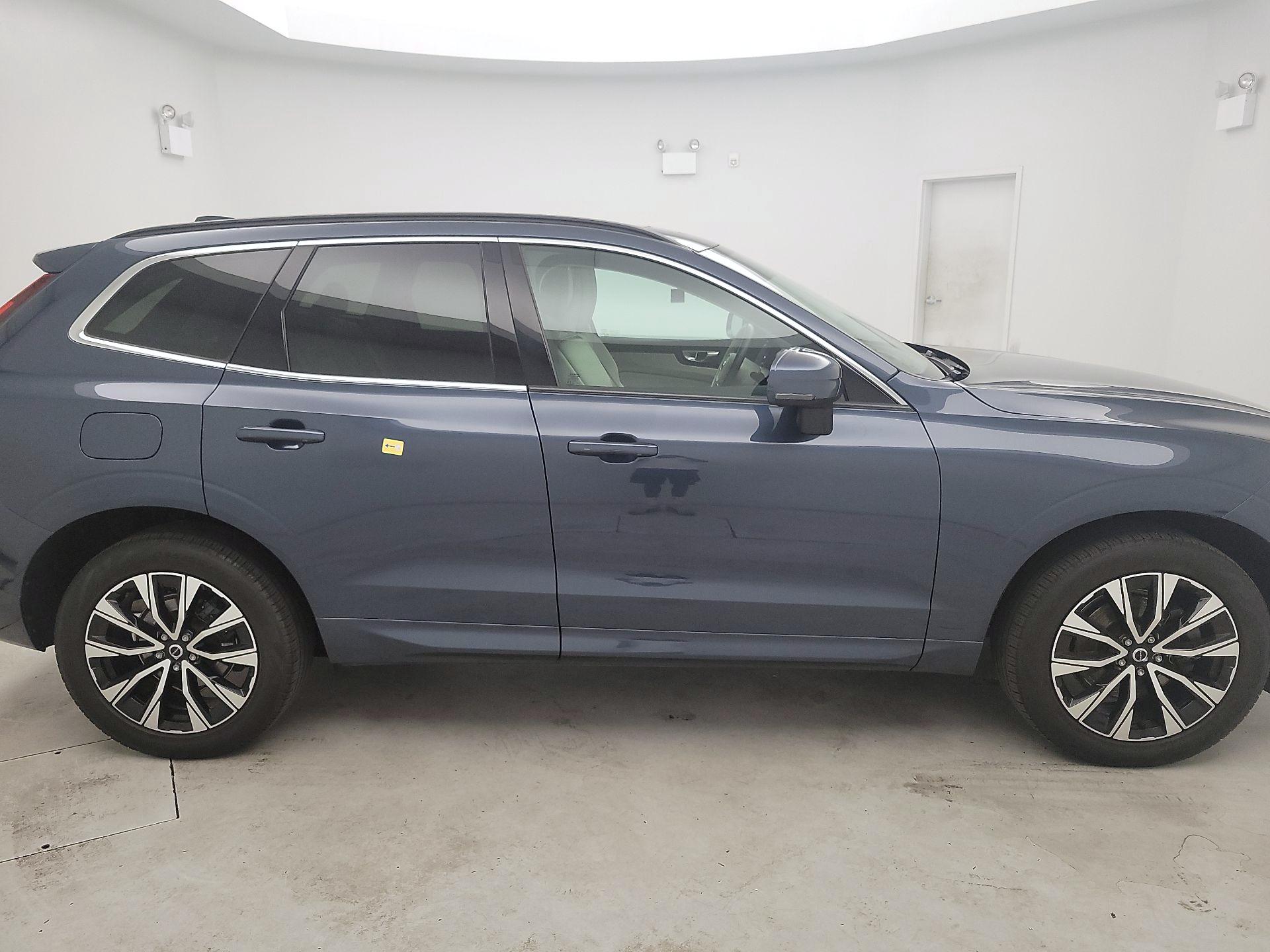 Thumbnail: 2023 Volvo XC60 - 4