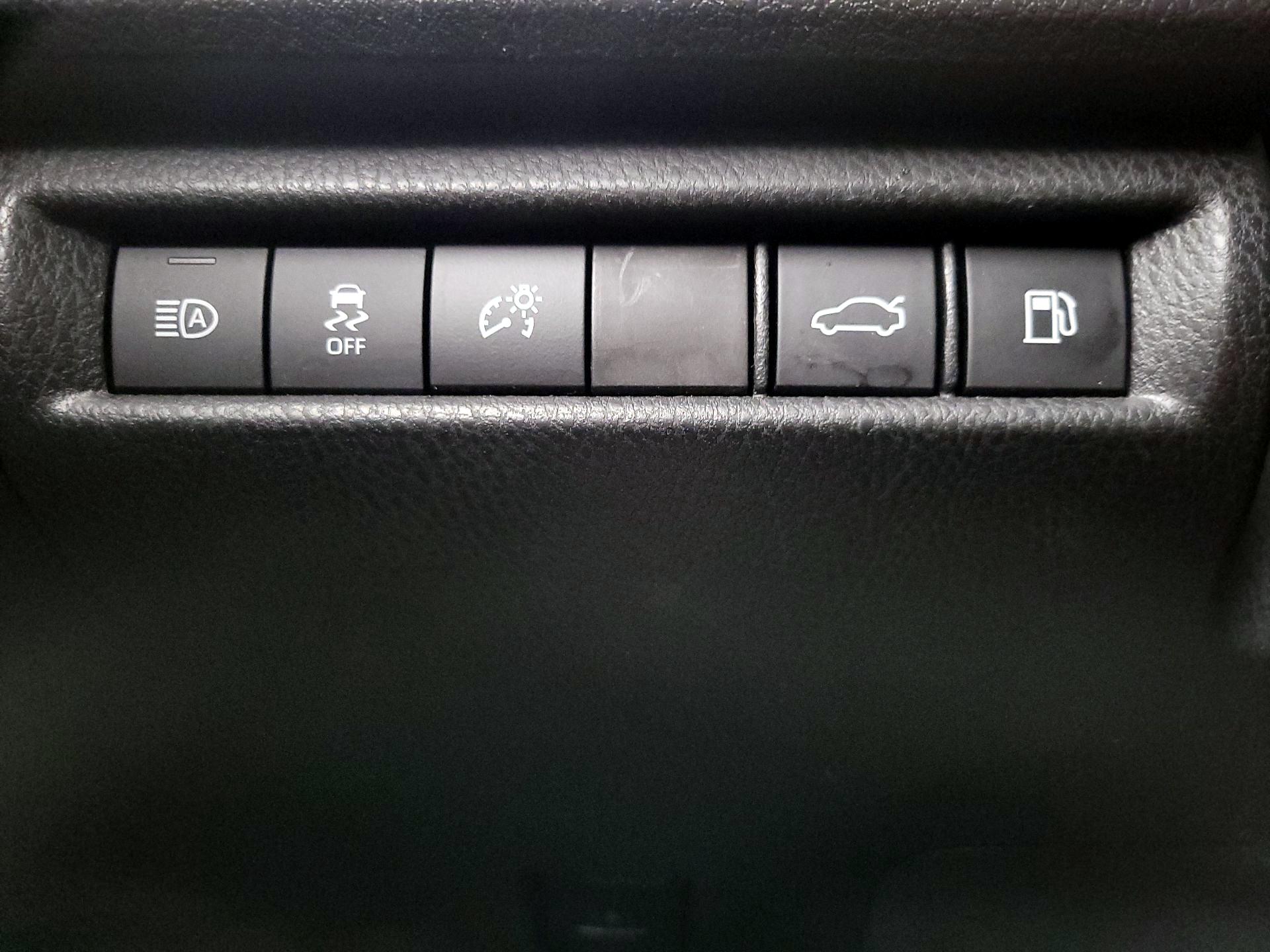 Thumbnail: 2025 Toyota Camry - 13
