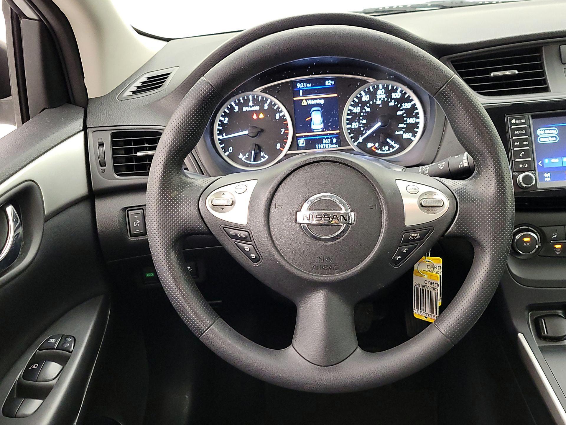Thumbnail: 2019 Nissan Sentra - 10