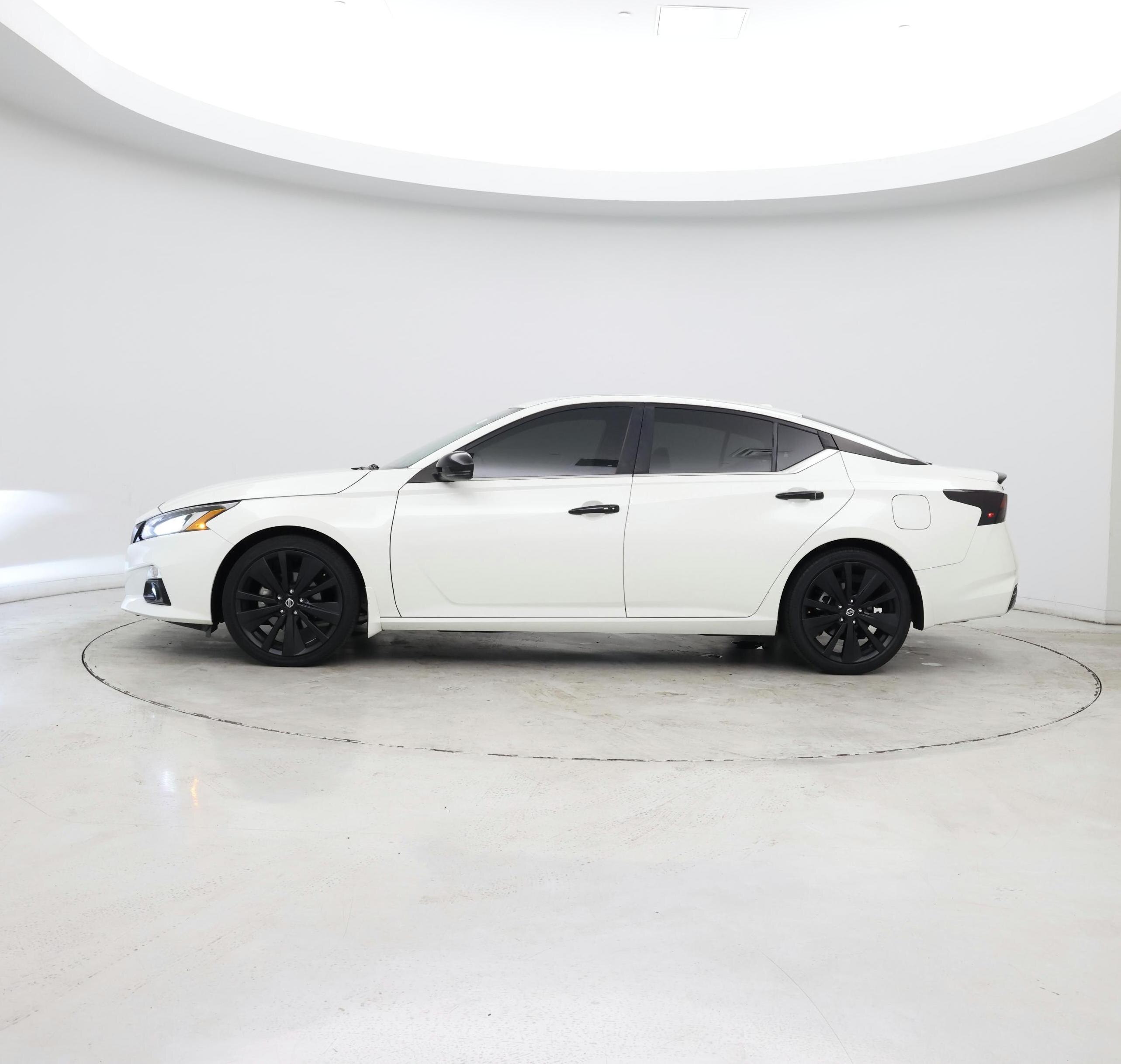 Thumbnail: 2022 Nissan Altima - 2