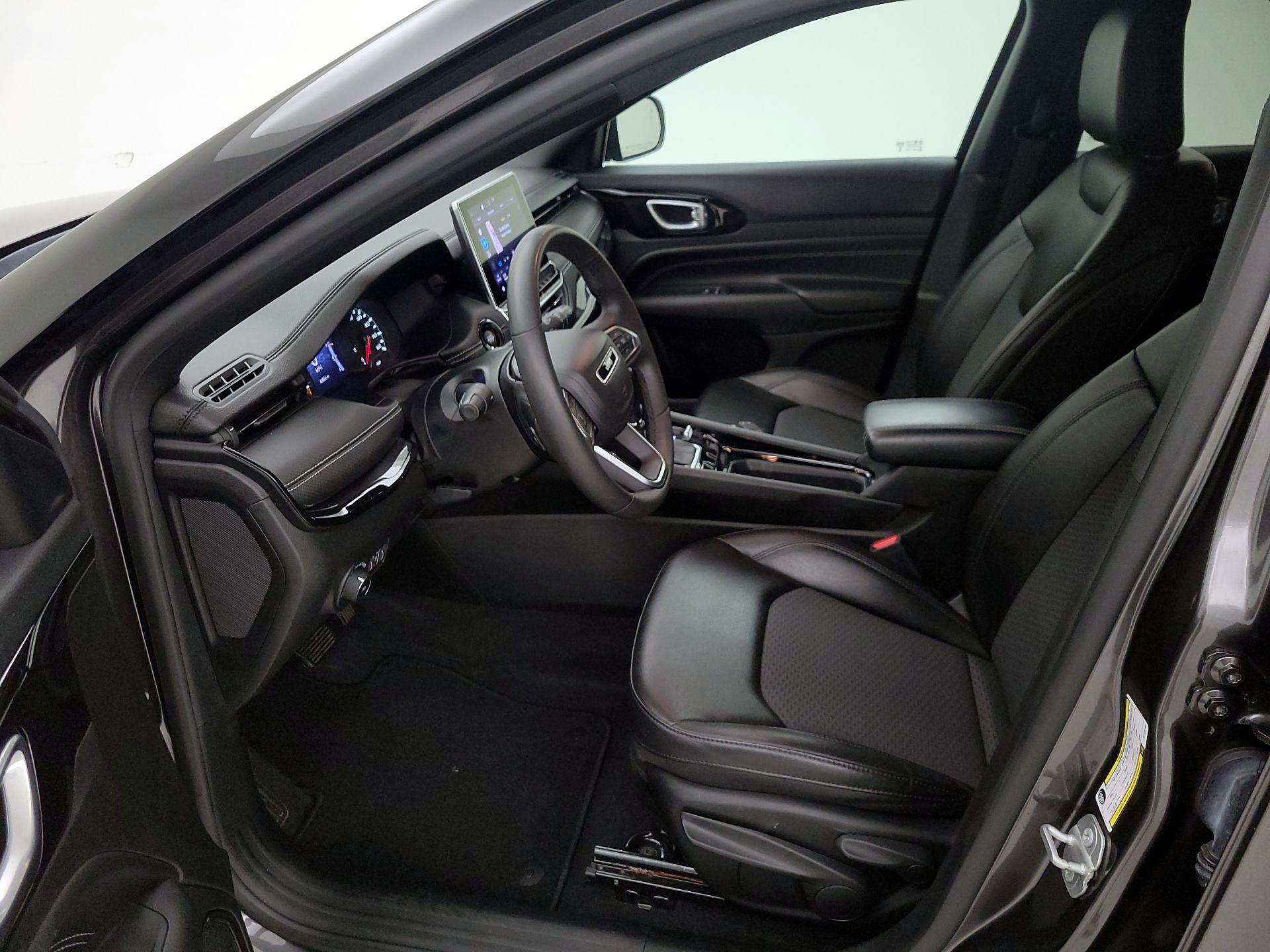 Thumbnail: 2022 Jeep Compass - 11