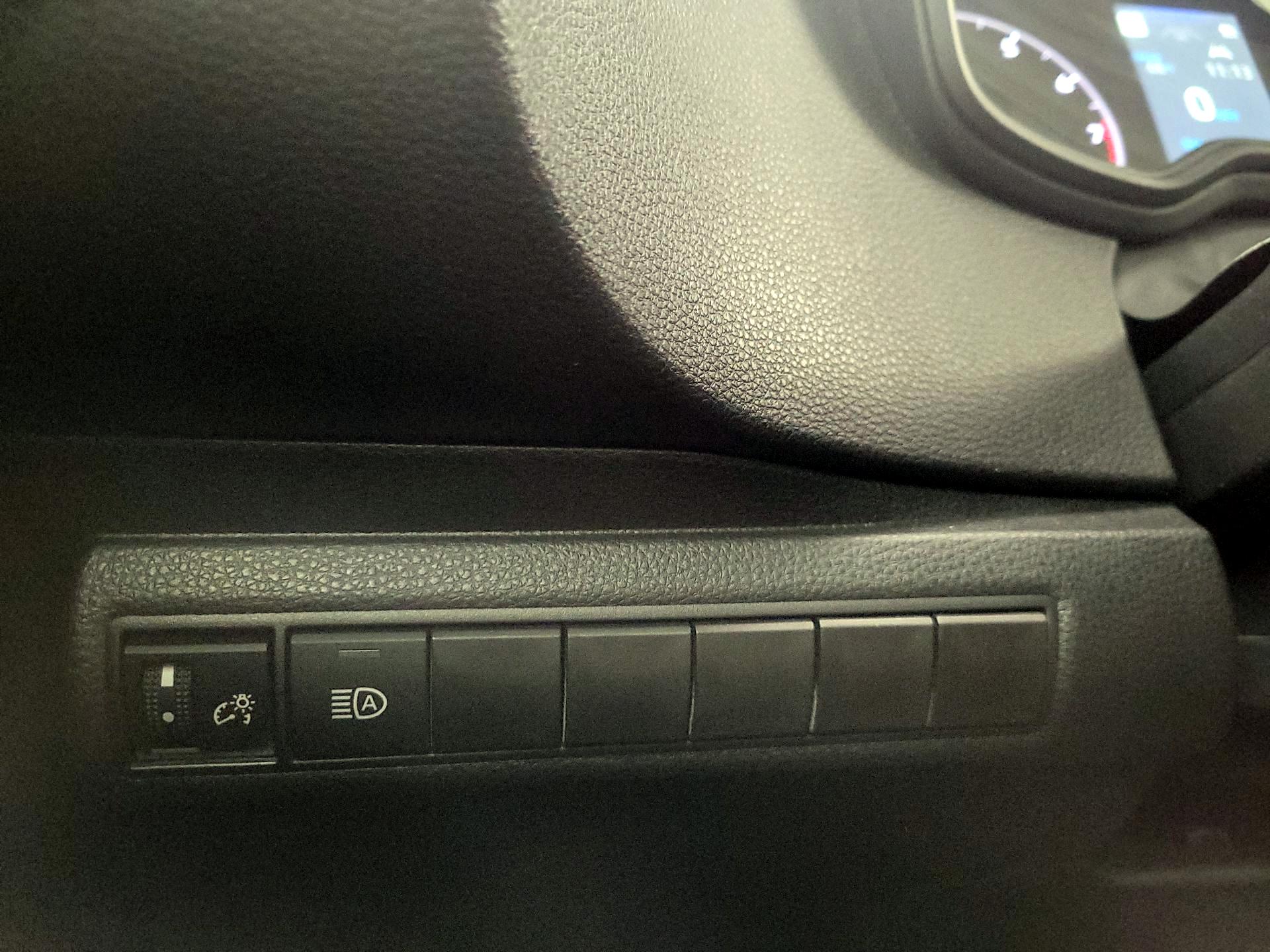 Thumbnail: 2025 Toyota Corolla - 13