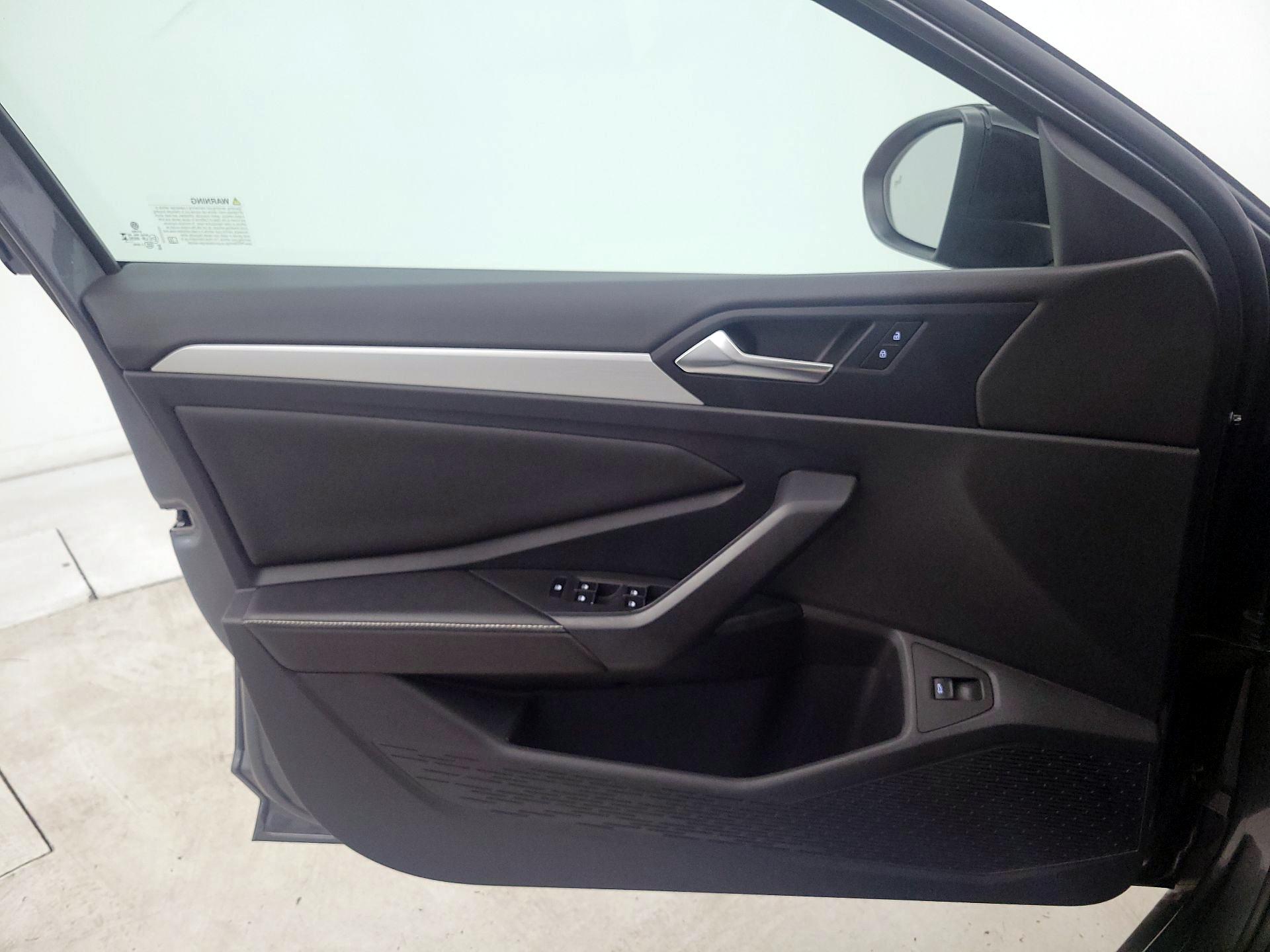 Thumbnail: 2025 Volkswagen Jetta - 12