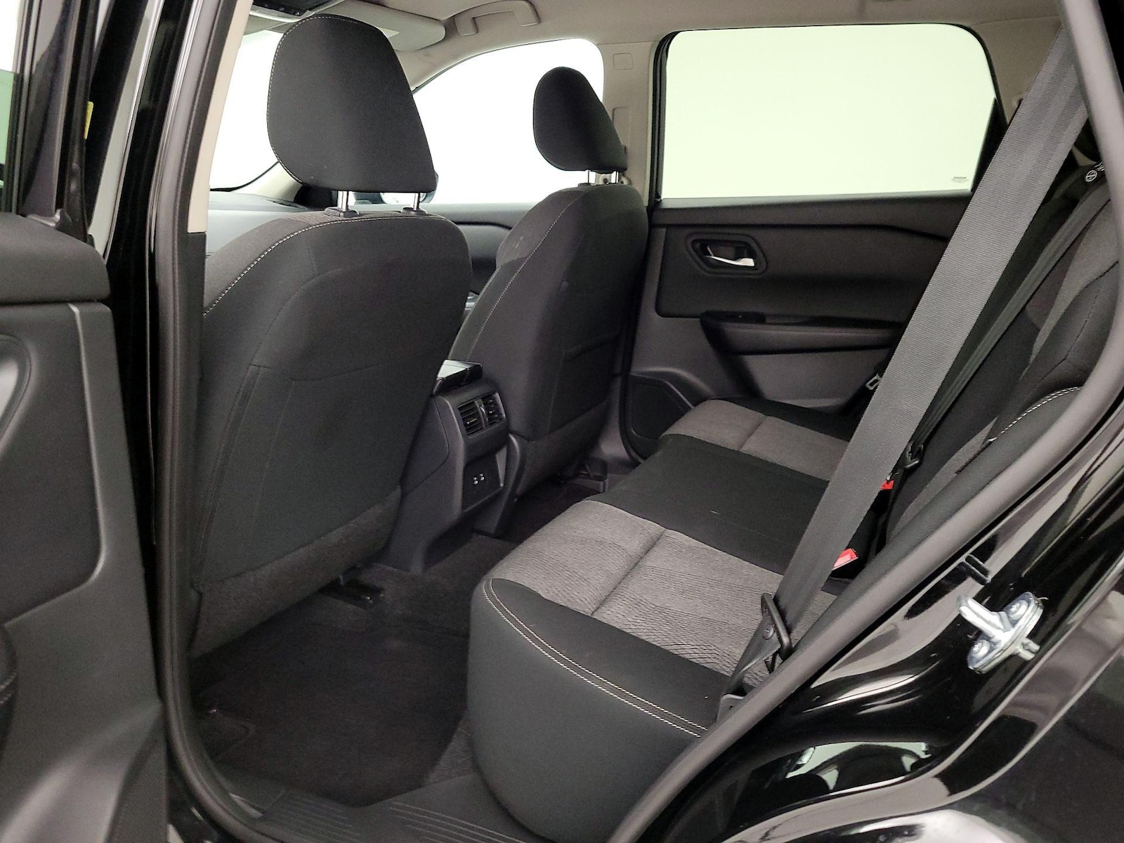 2025 Nissan Rogue SV - Photo 20