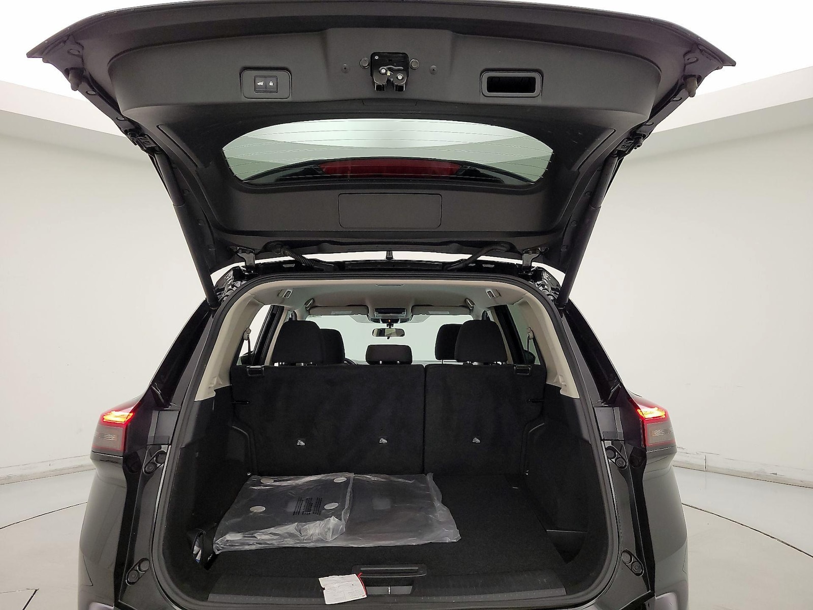 2025 Nissan Rogue SV - Photo 21