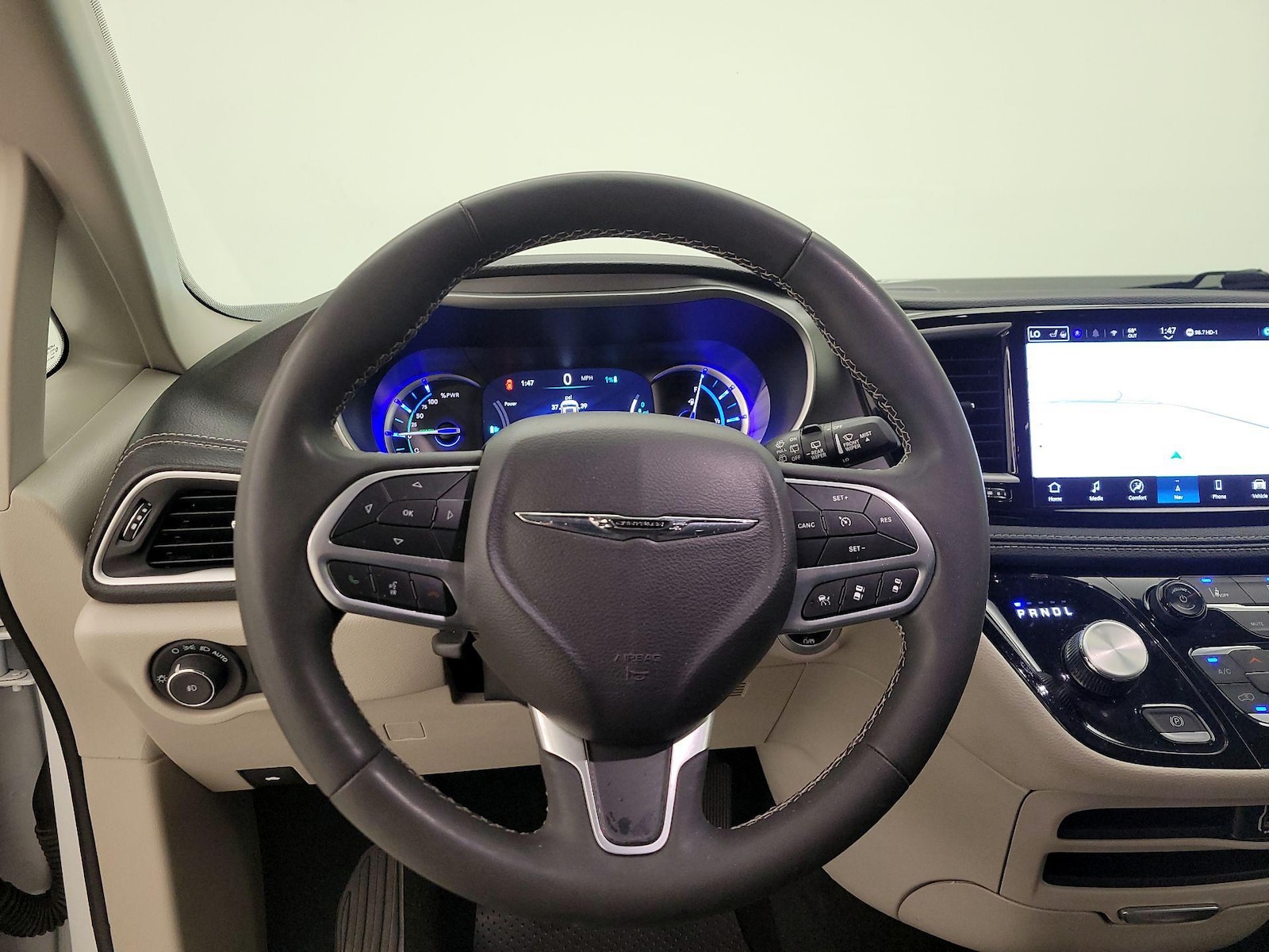 2024 Chrysler Pacifica PHEV Select - Photo 11