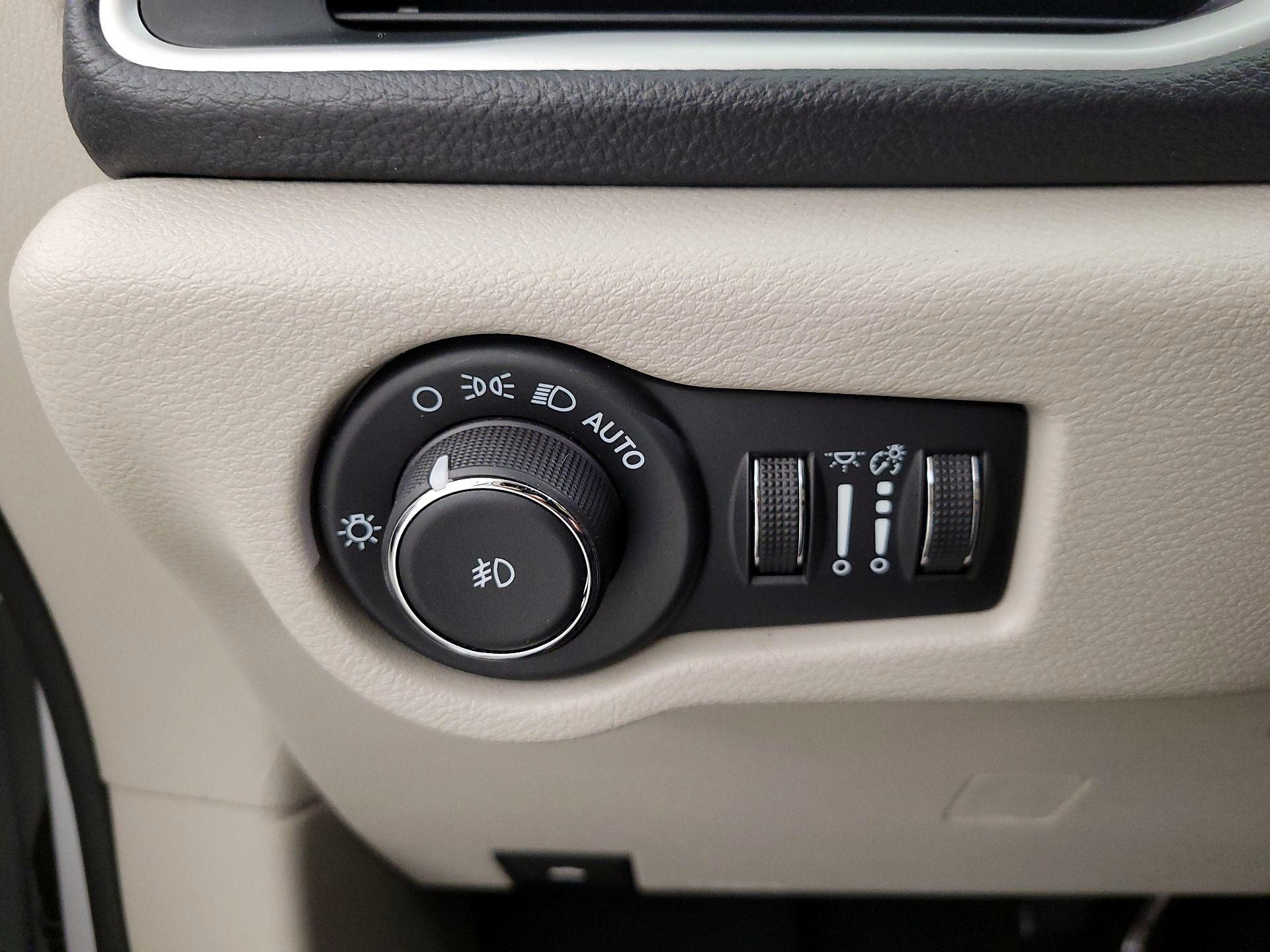 Thumbnail: 2024 Chrysler Pacifica - 13