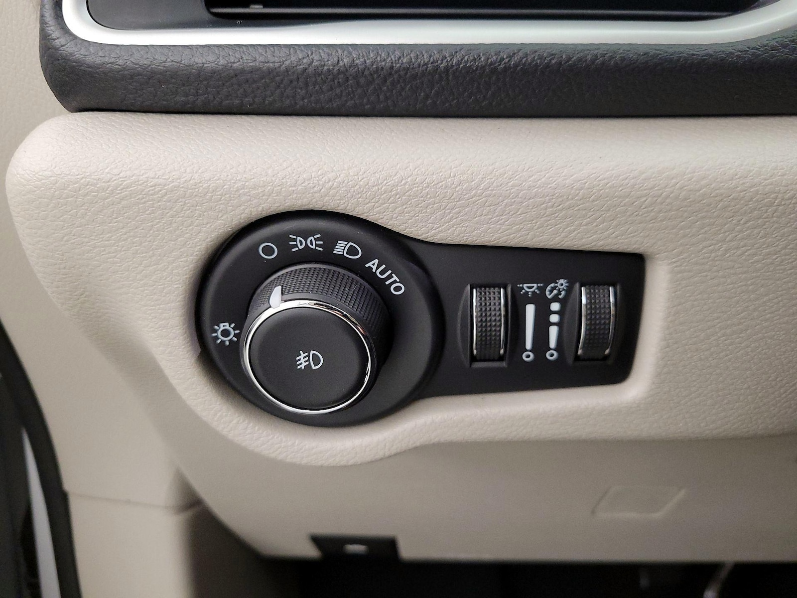 2024 Chrysler Pacifica PHEV Select - Photo 14