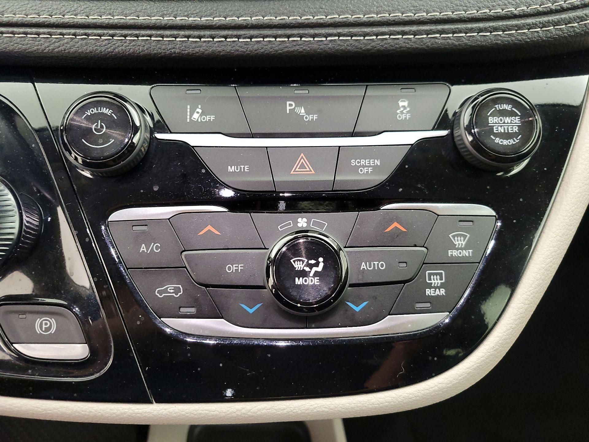 Thumbnail: 2024 Chrysler Pacifica - 17