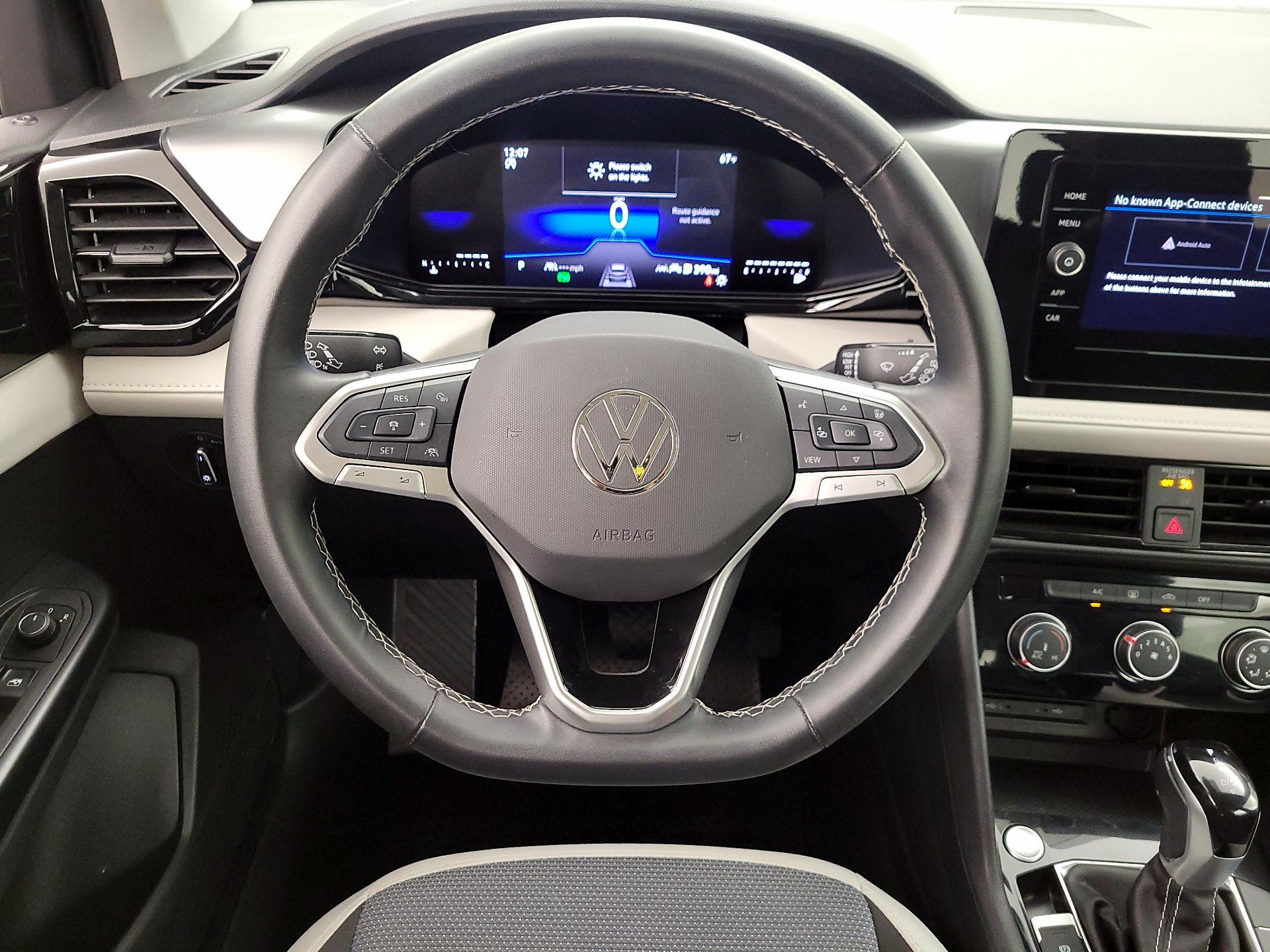 Thumbnail: 2025 Volkswagen Taos - 10