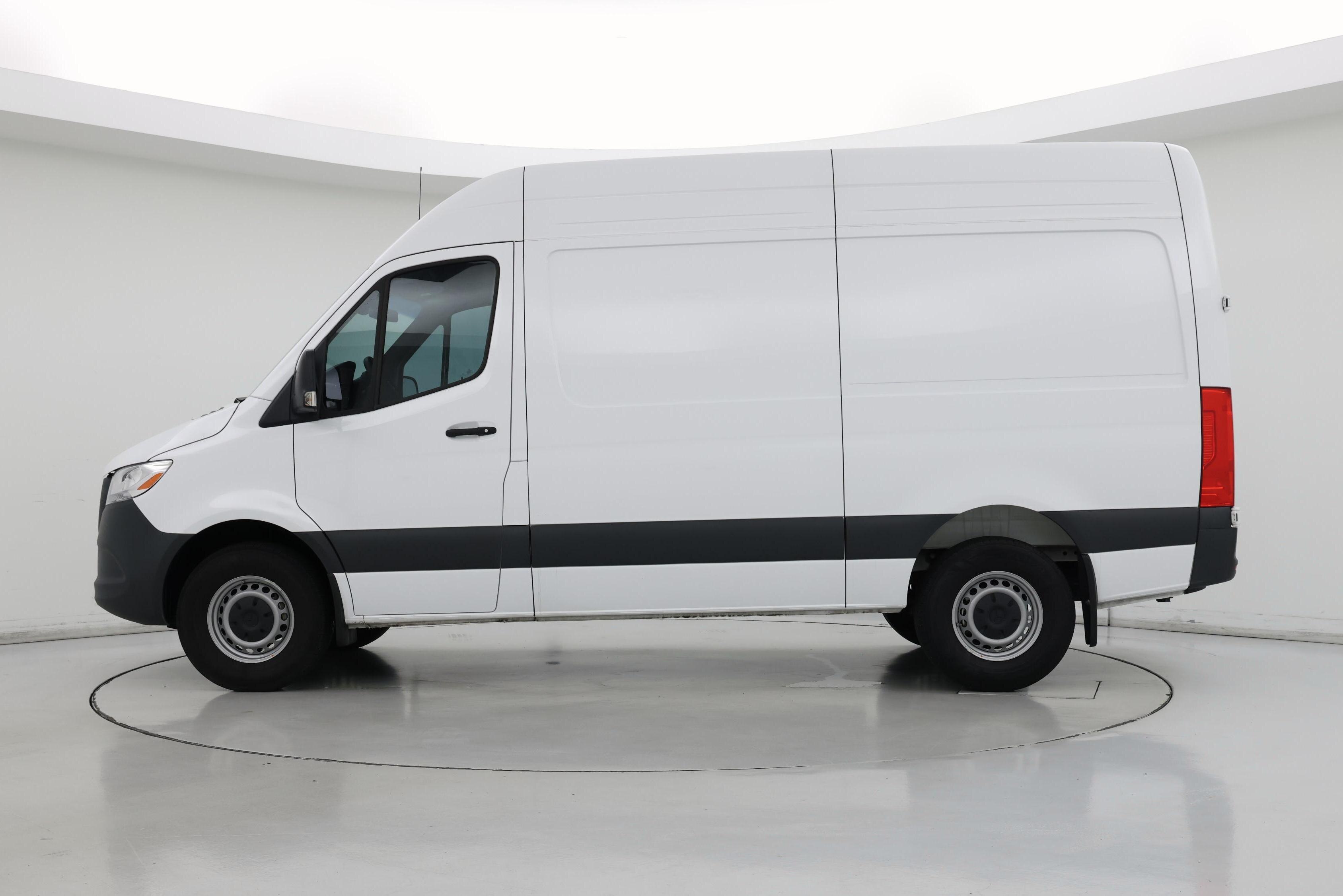 Thumbnail: 2025 Mercedes-Benz Sprinter - 3